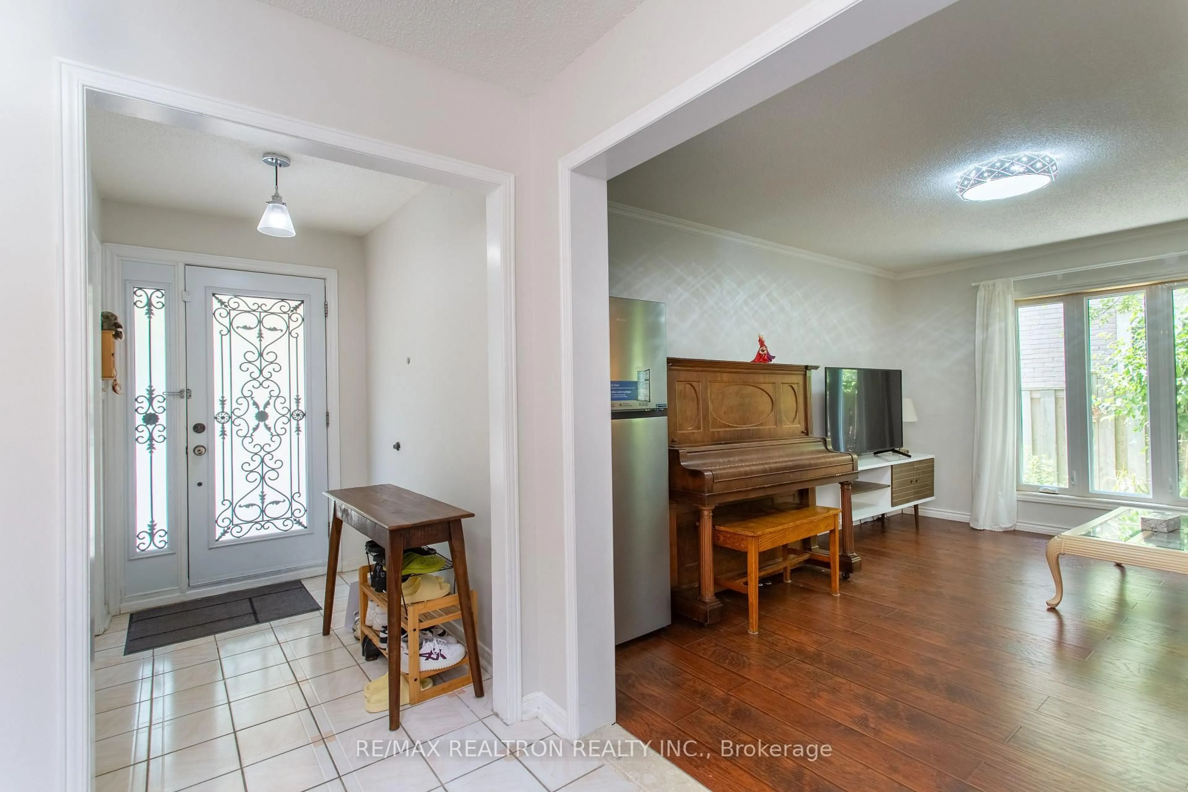 Unknown for 44 Graham Cres, Markham Ontario L3P 4M1