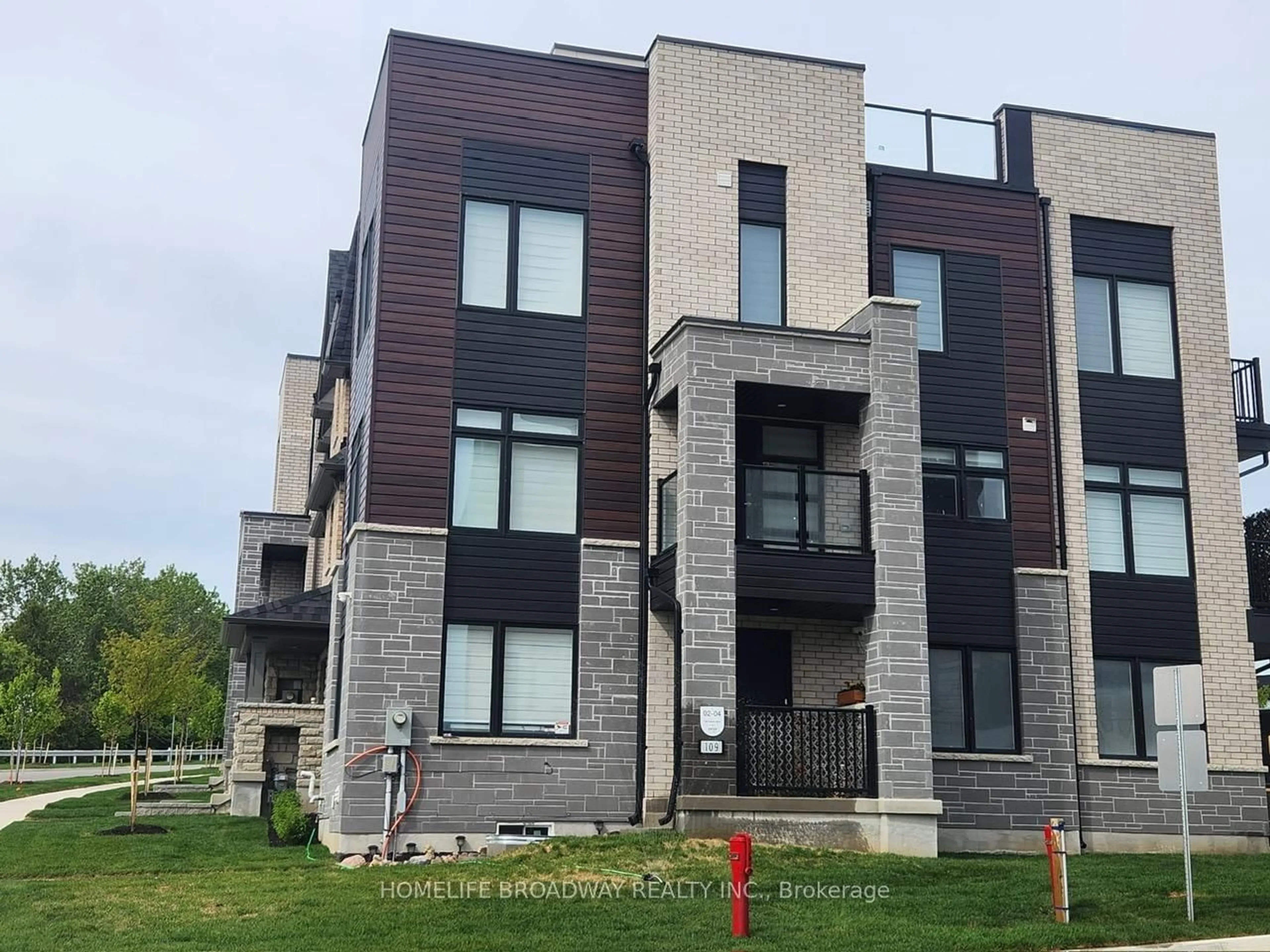 Home with brick exterior material, building for 109 Yorkton Blvd, Markham Ontario L6C 3L7
