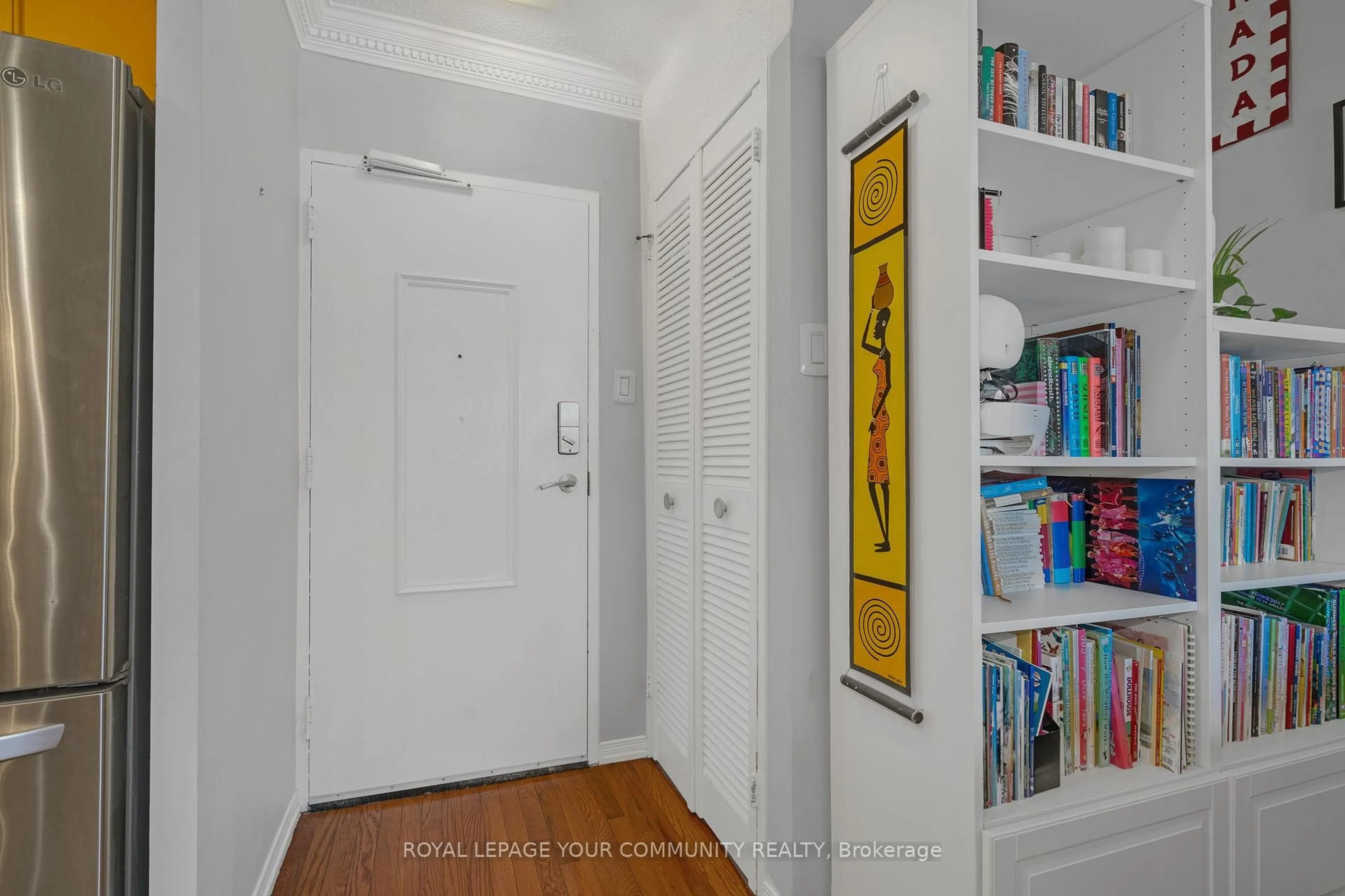 Indoor entryway for 16 Elgin St #254, Markham Ontario L3T 4T4