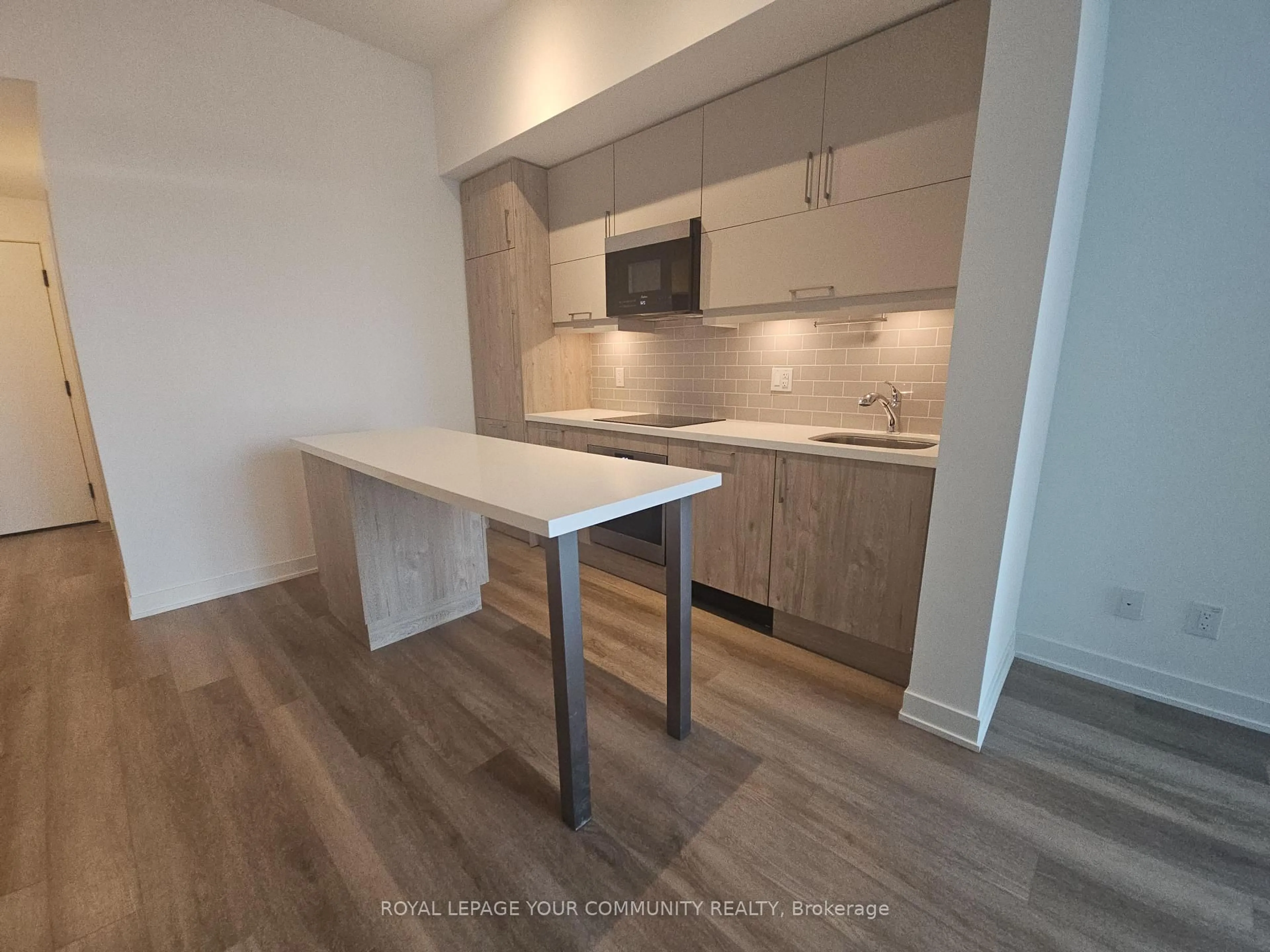 Standard kitchen, unknown for 8119 Birchmount Rd #1004, Markham Ontario L6G 0H5
