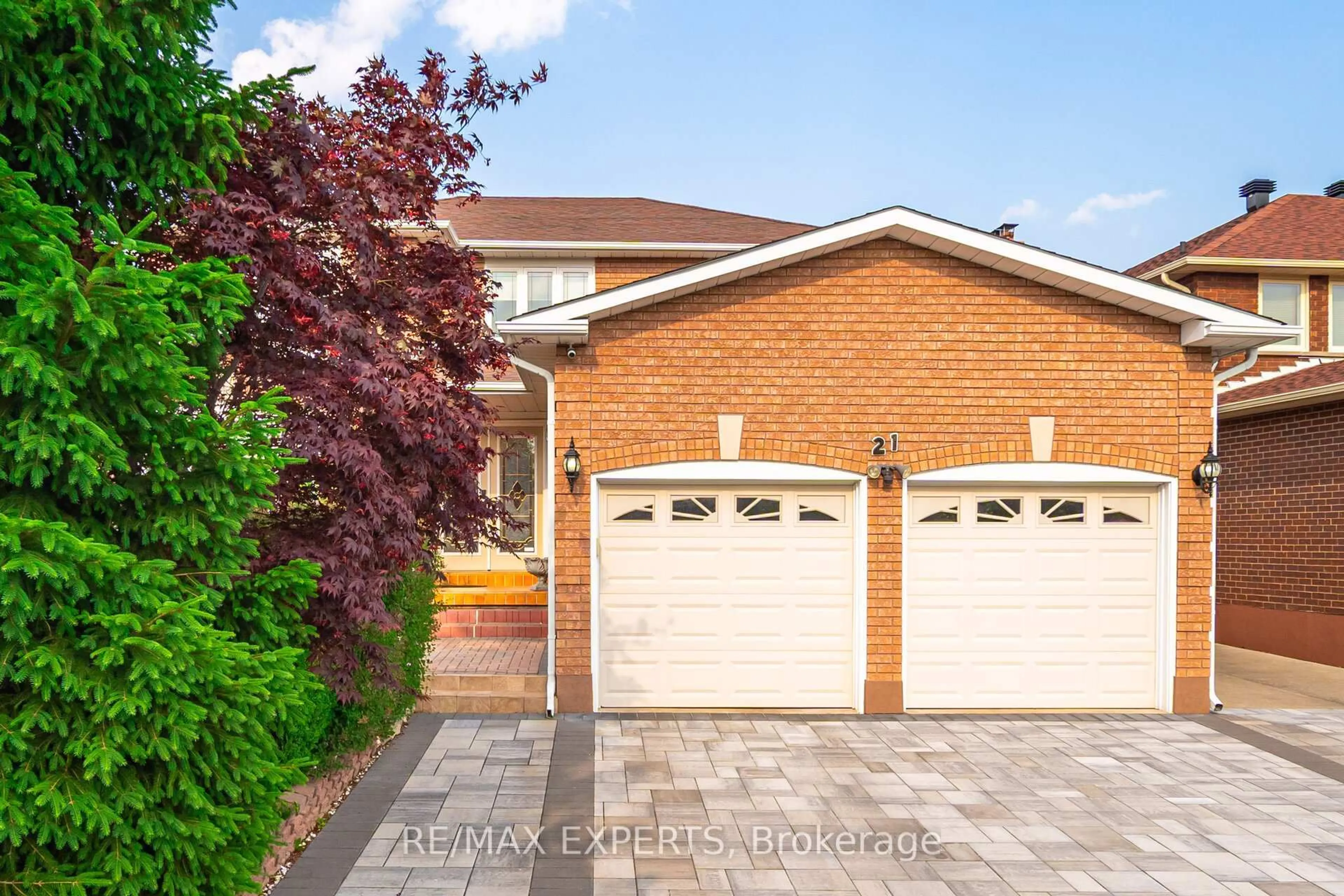 Home with brick exterior material, street for 21 Williamsburg Lane, Vaughan Ontario L4L 5C8