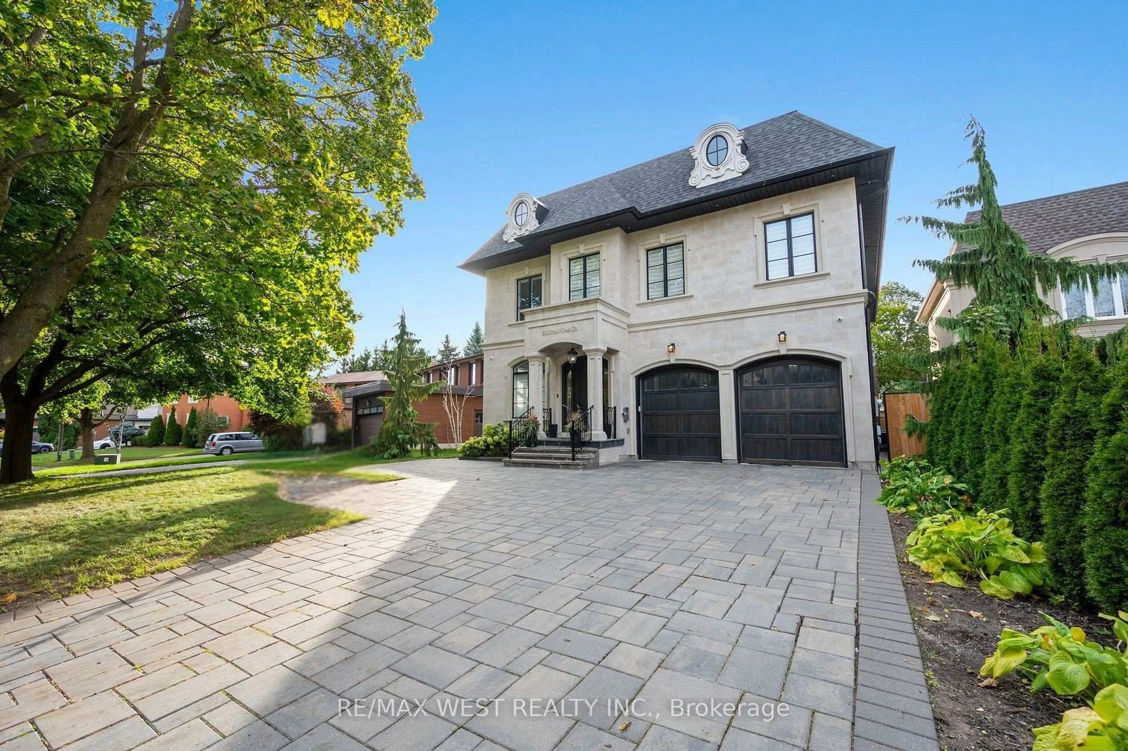 Home with brick exterior material, street for 336 Pine Trees Crt, Richmond Hill Ontario L4C 5N4