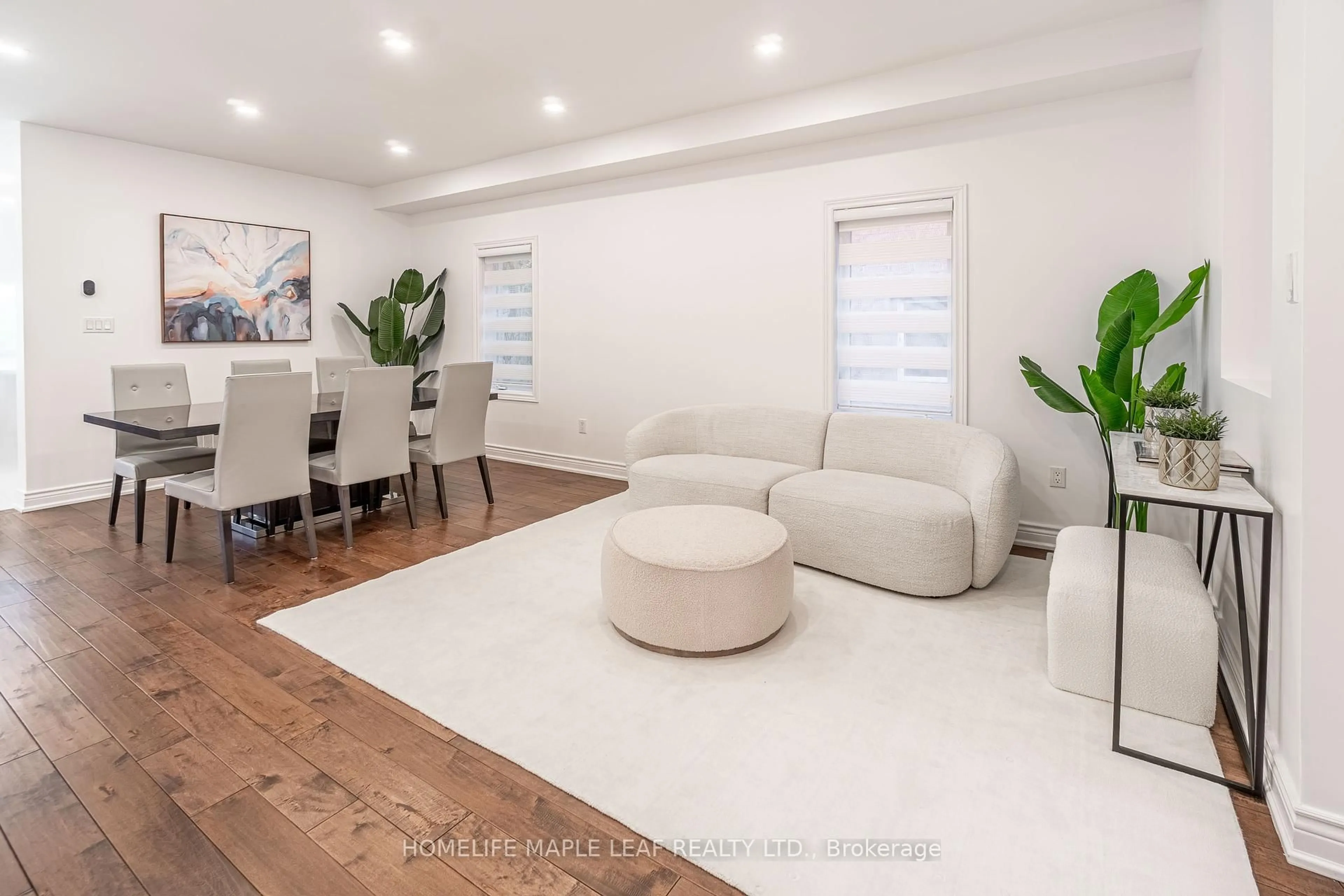 Living room with furniture, unknown for 31 Maurier Blvd, Vaughan Ontario L6A 0T9