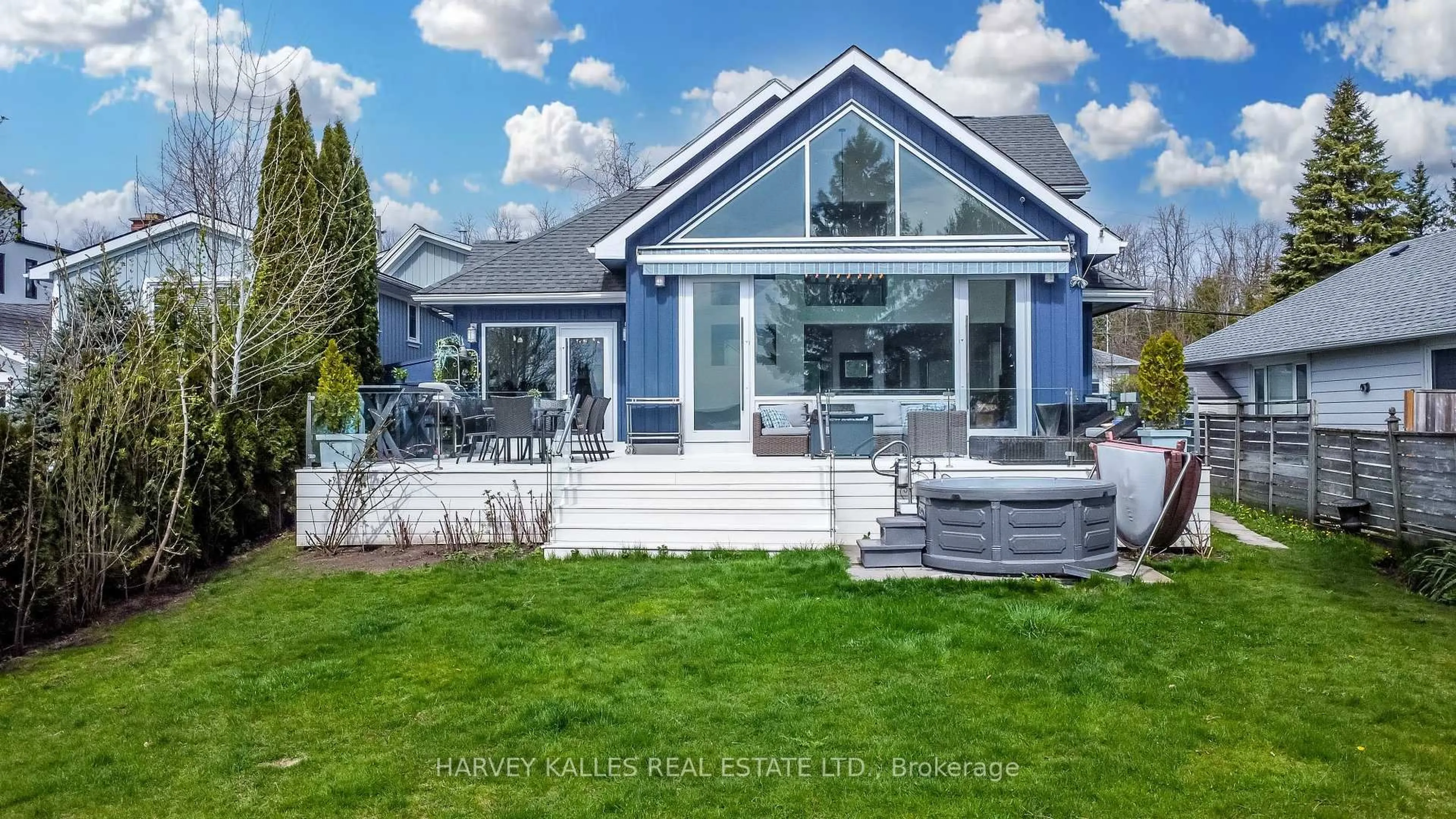Home with vinyl exterior material, water/lake/river/ocean view for 1627 Houston Ave, Innisfil Ontario L9S 4M6