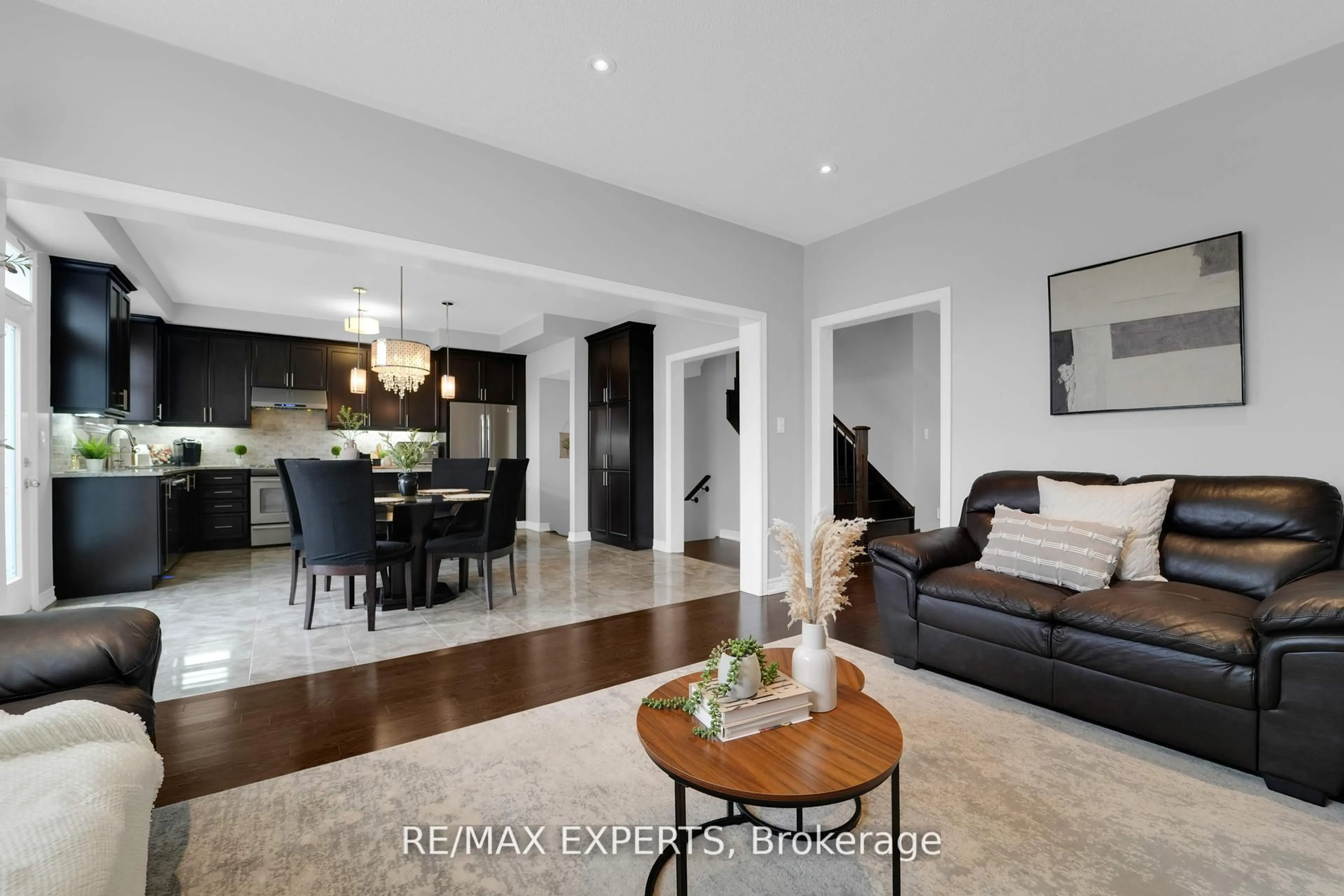 Living room with furniture, unknown for 28 Watson Dr, New Tecumseth Ontario L0G 1W0