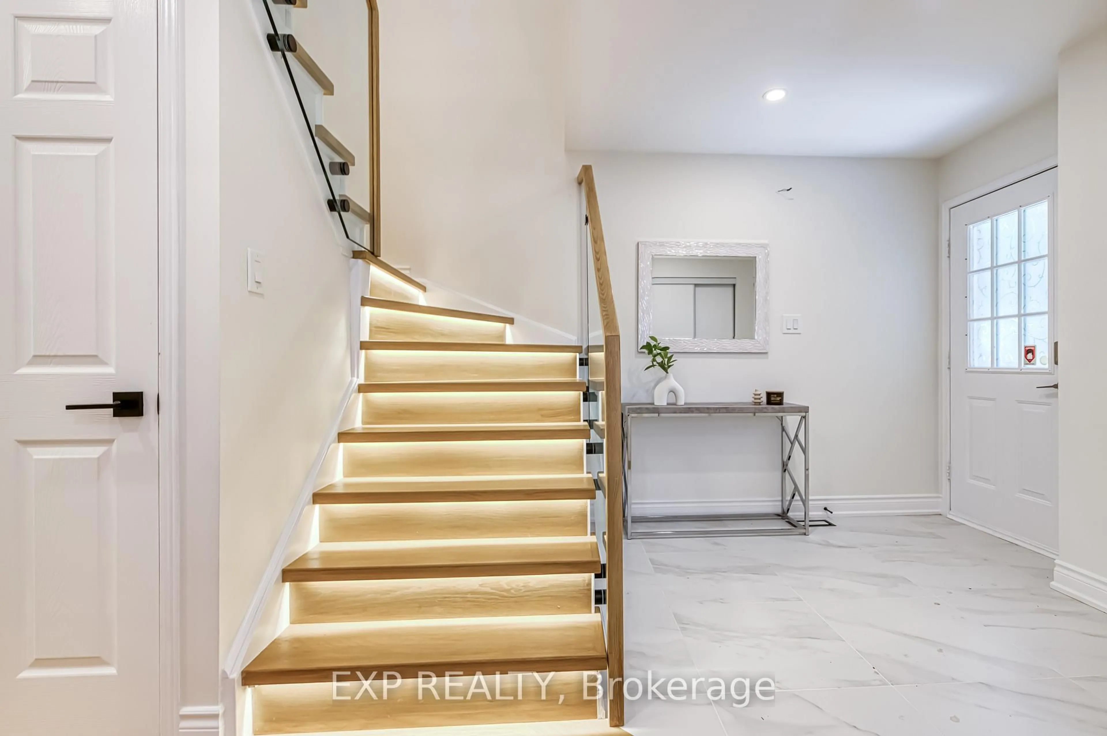 Unknown for 24 Rawlings Ave, Richmond Hill Ontario L4S 1B4