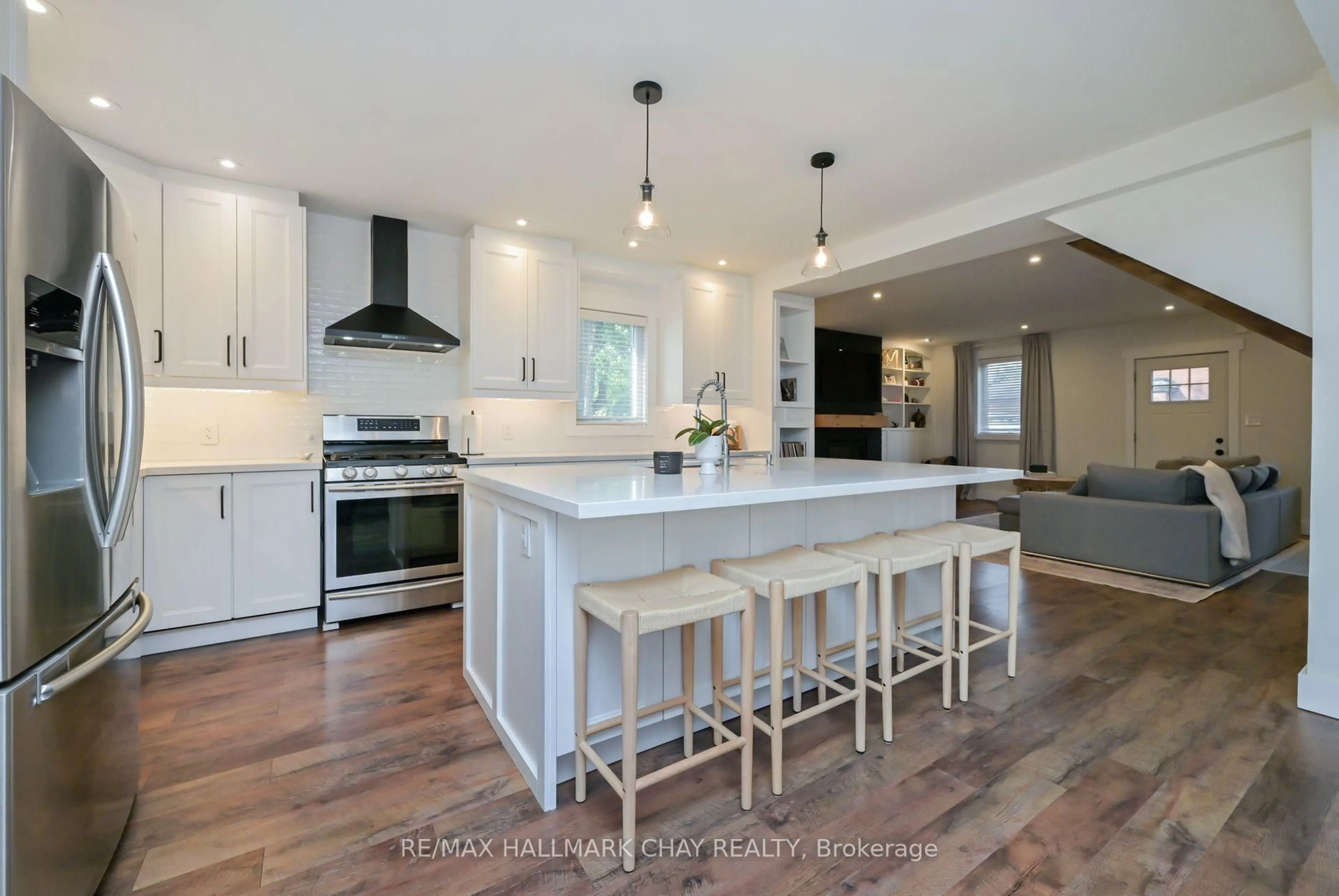 Open concept kitchen, unknown for 70 Church St, New Tecumseth Ontario L9R 1S7