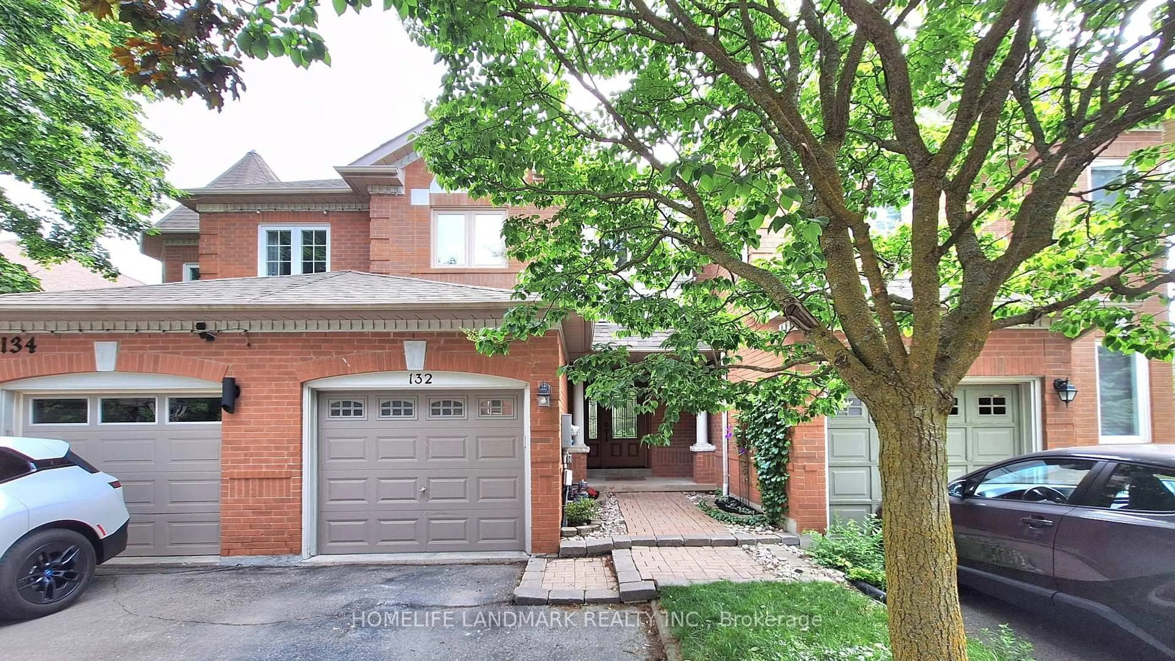 Home with brick exterior material, street for 132 Denise Circ, Newmarket Ontario L3X 2E4
