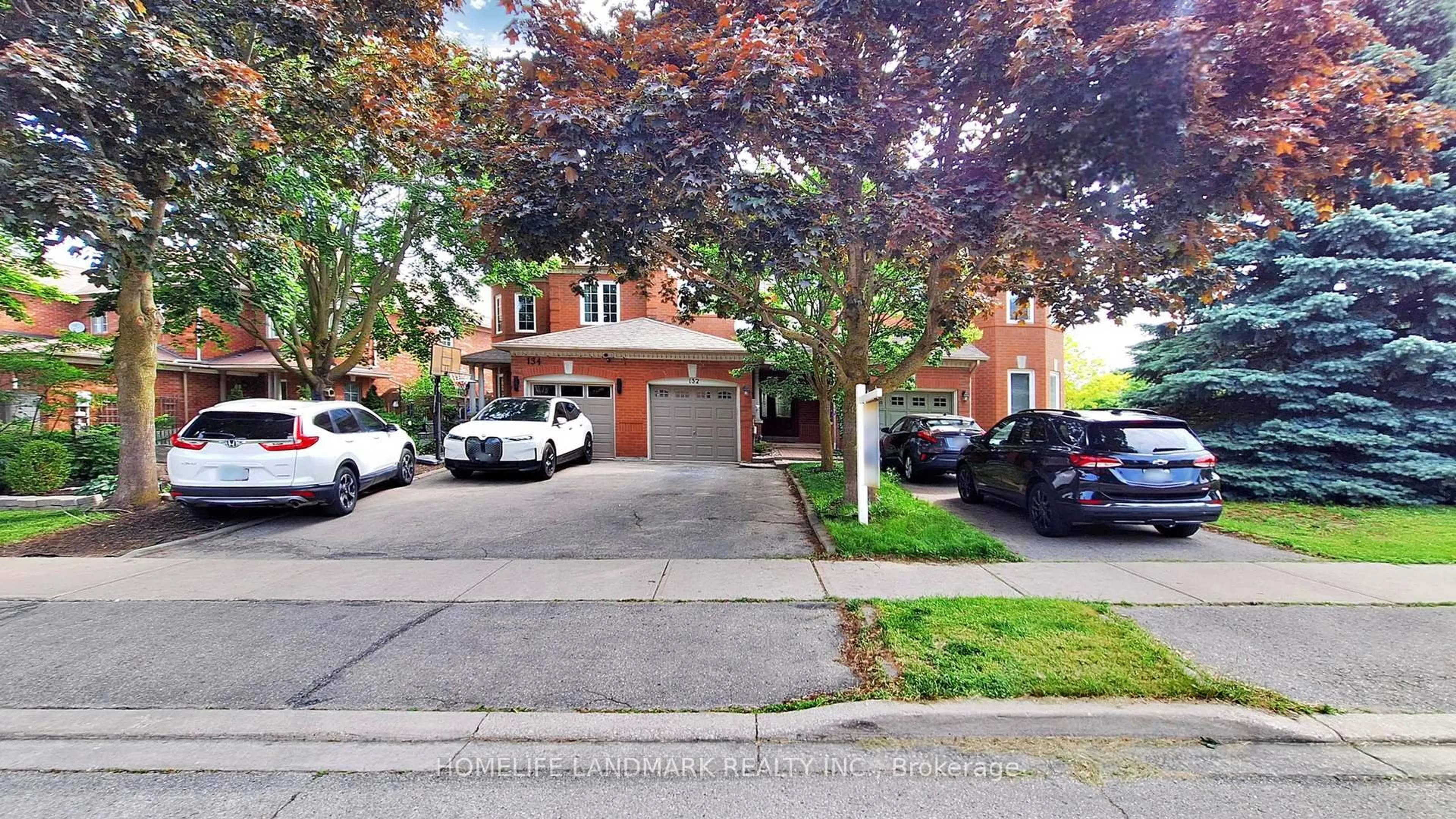 Unknown for 132 Denise Circ, Newmarket Ontario L3X 2E4