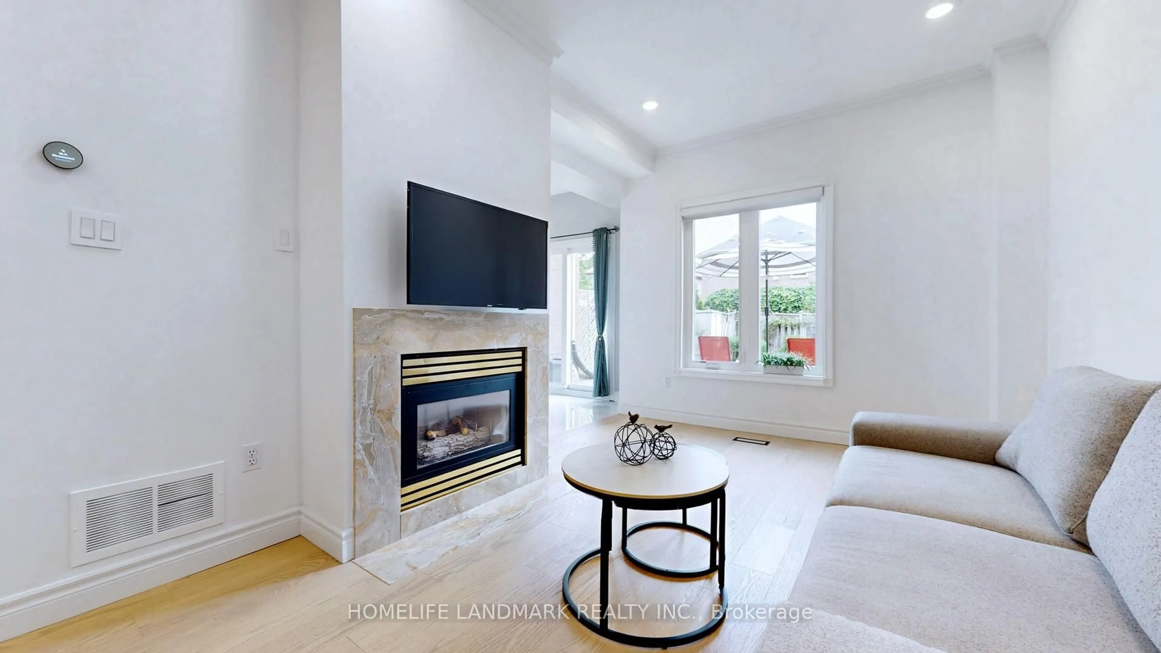 Living room with furniture, ceramic/tile floor for 132 Denise Circ, Newmarket Ontario L3X 2E4