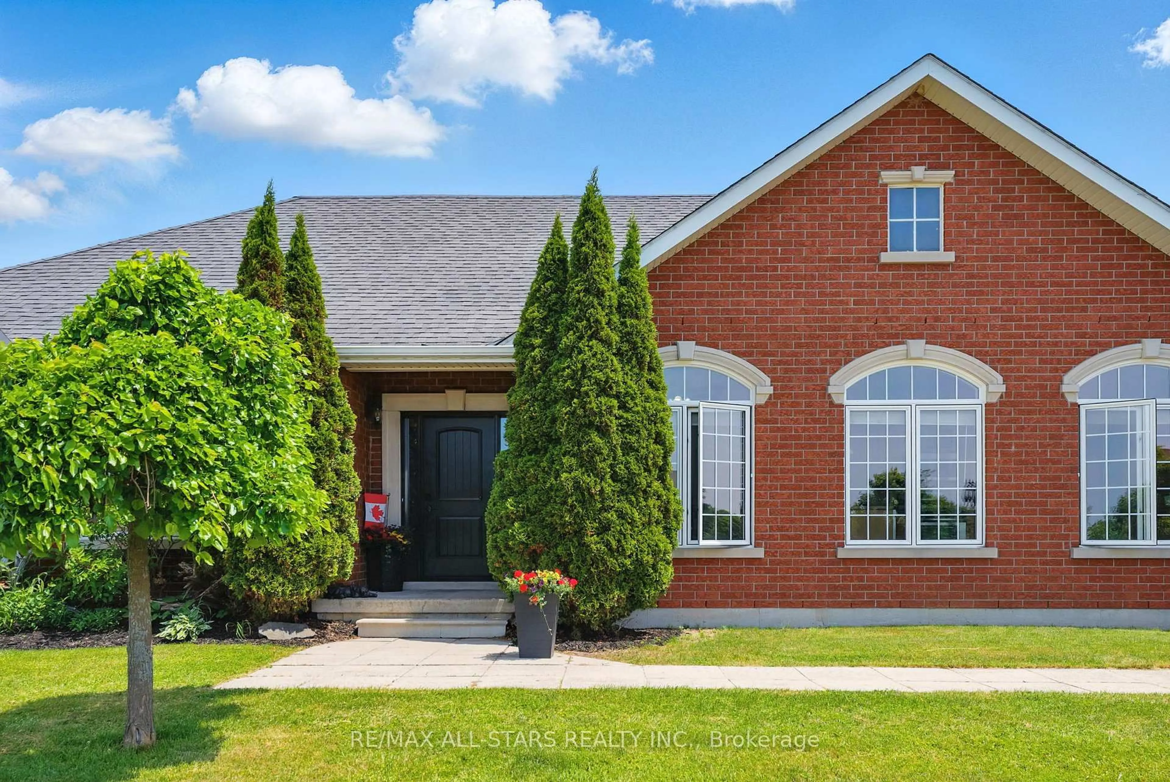 Home with brick exterior material, street for 28 Bagshaw Cres, Uxbridge Ontario L9P 0A9
