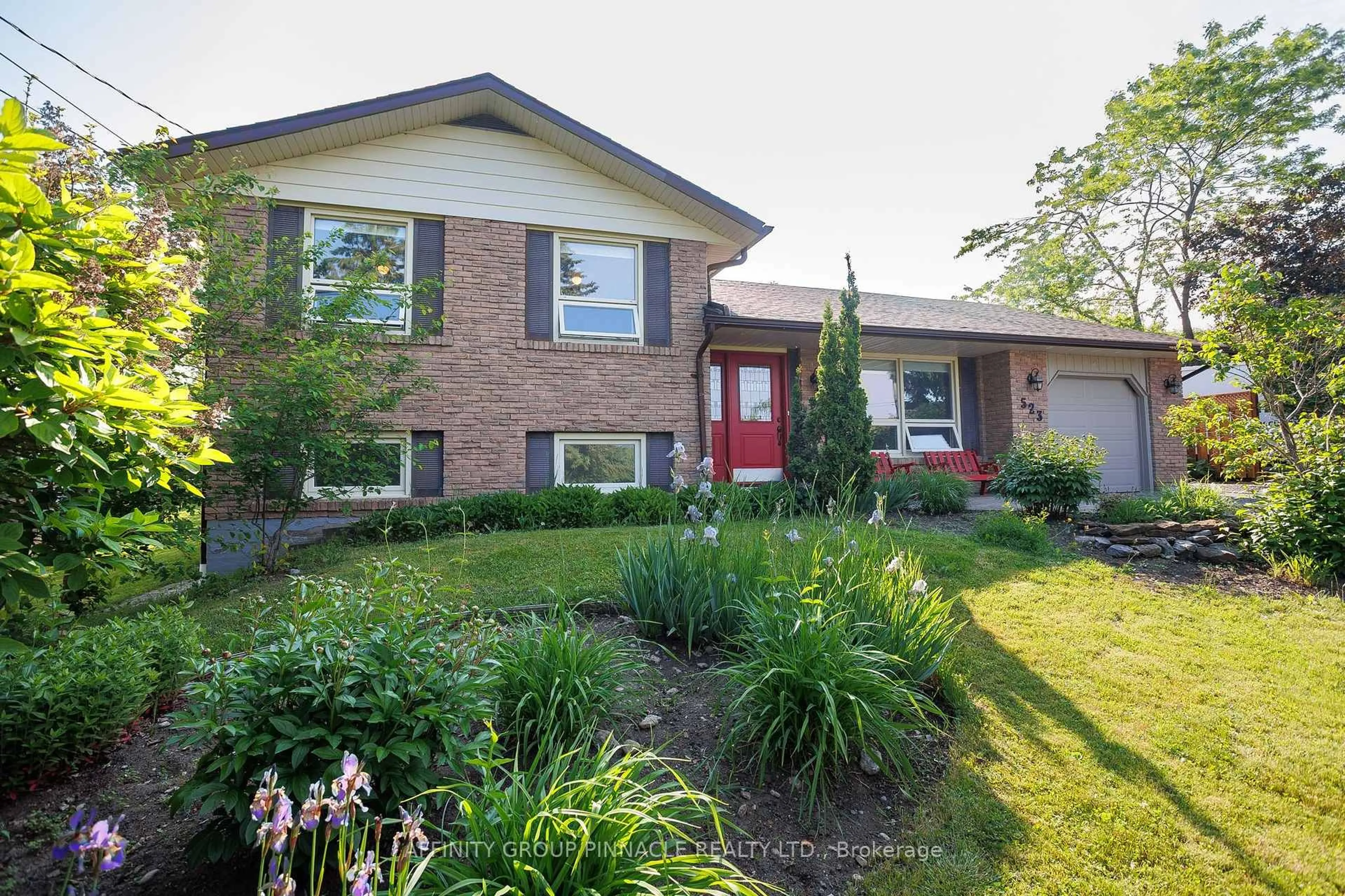 Home with vinyl exterior material, street for 523 George St, Brock Ontario L0K 1A0