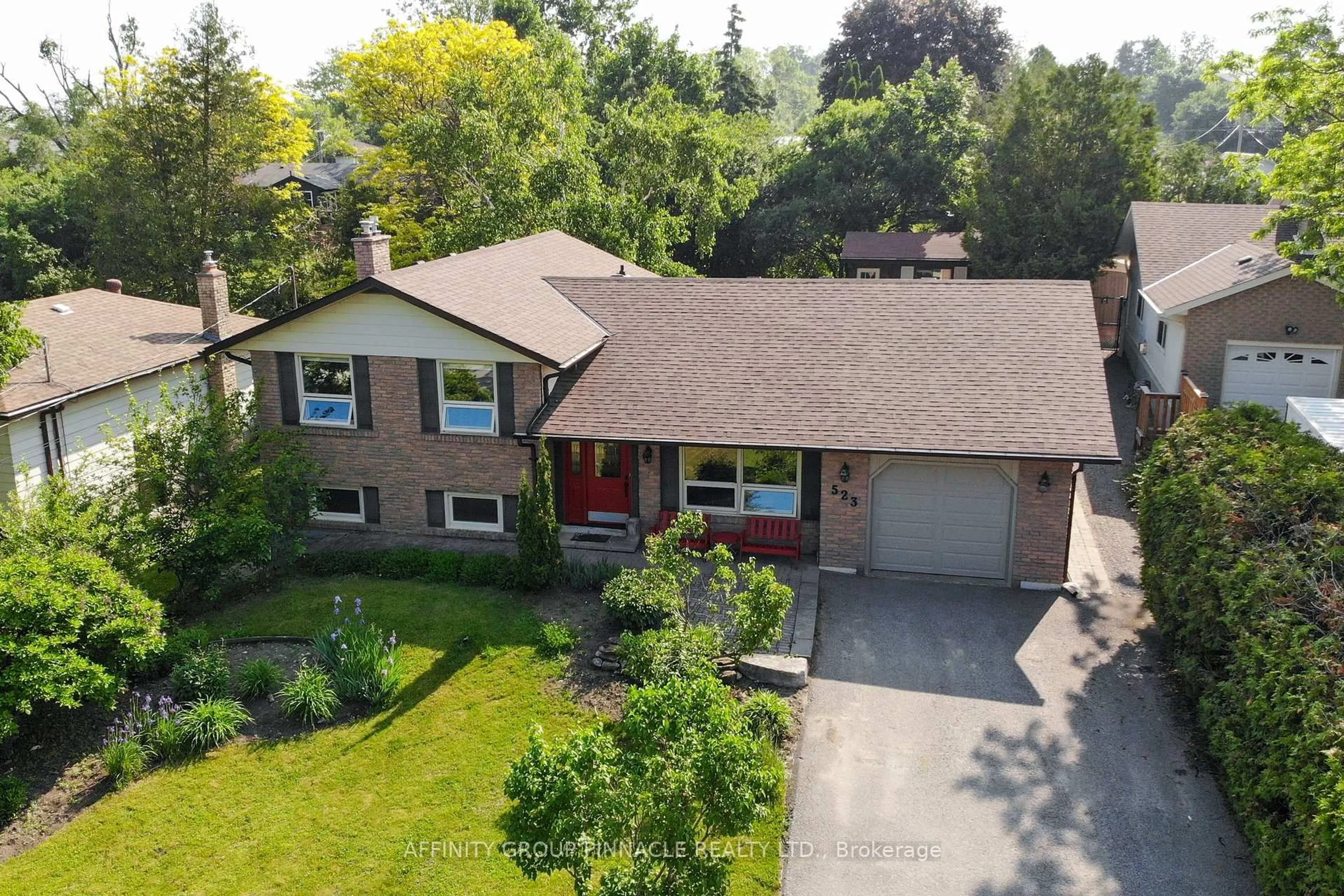 A pic from outside/outdoor area/front of a property/back of a property/a pic from drone, street for 523 George St, Brock Ontario L0K 1A0