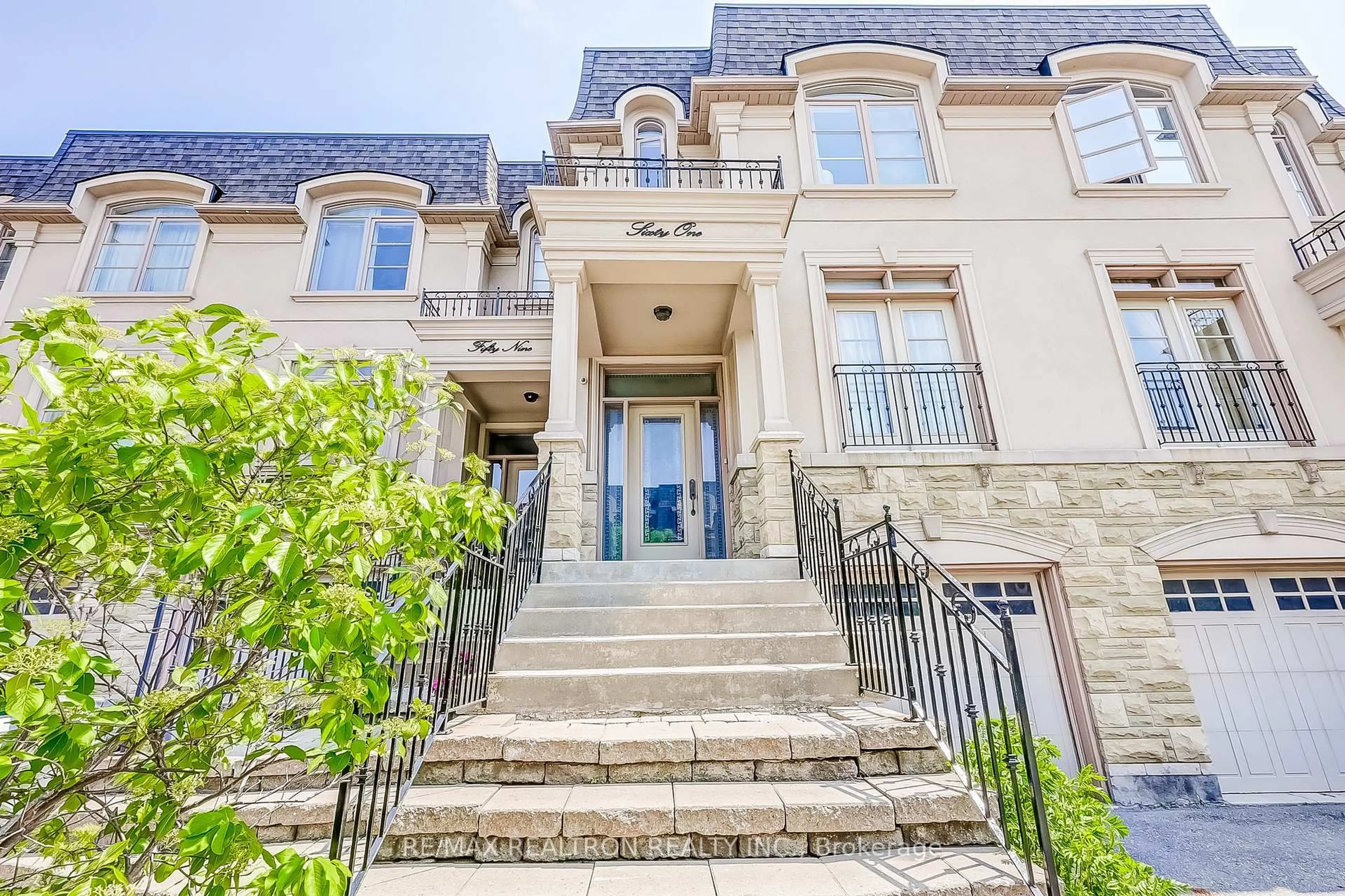 Unknown for 61 Golden Spruce Lane, Vaughan Ontario L6A 0C4