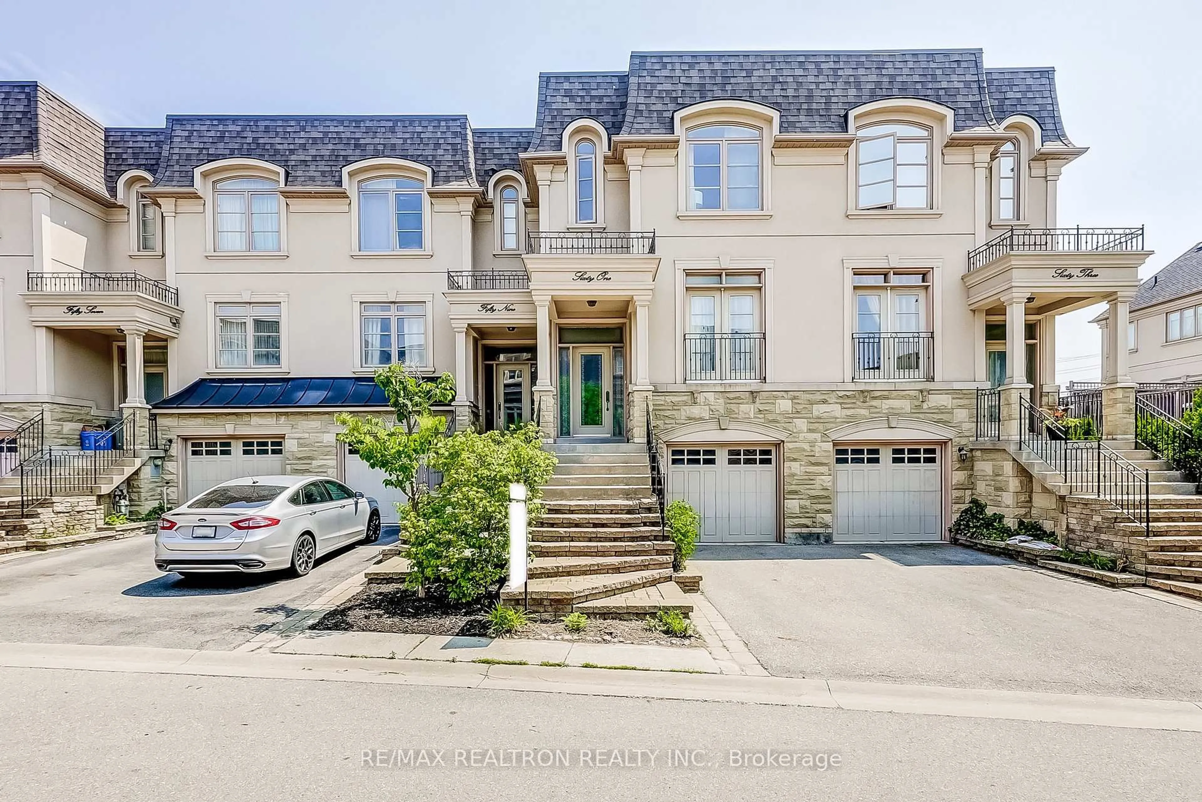 Unknown for 61 Golden Spruce Lane, Vaughan Ontario L6A 0C4