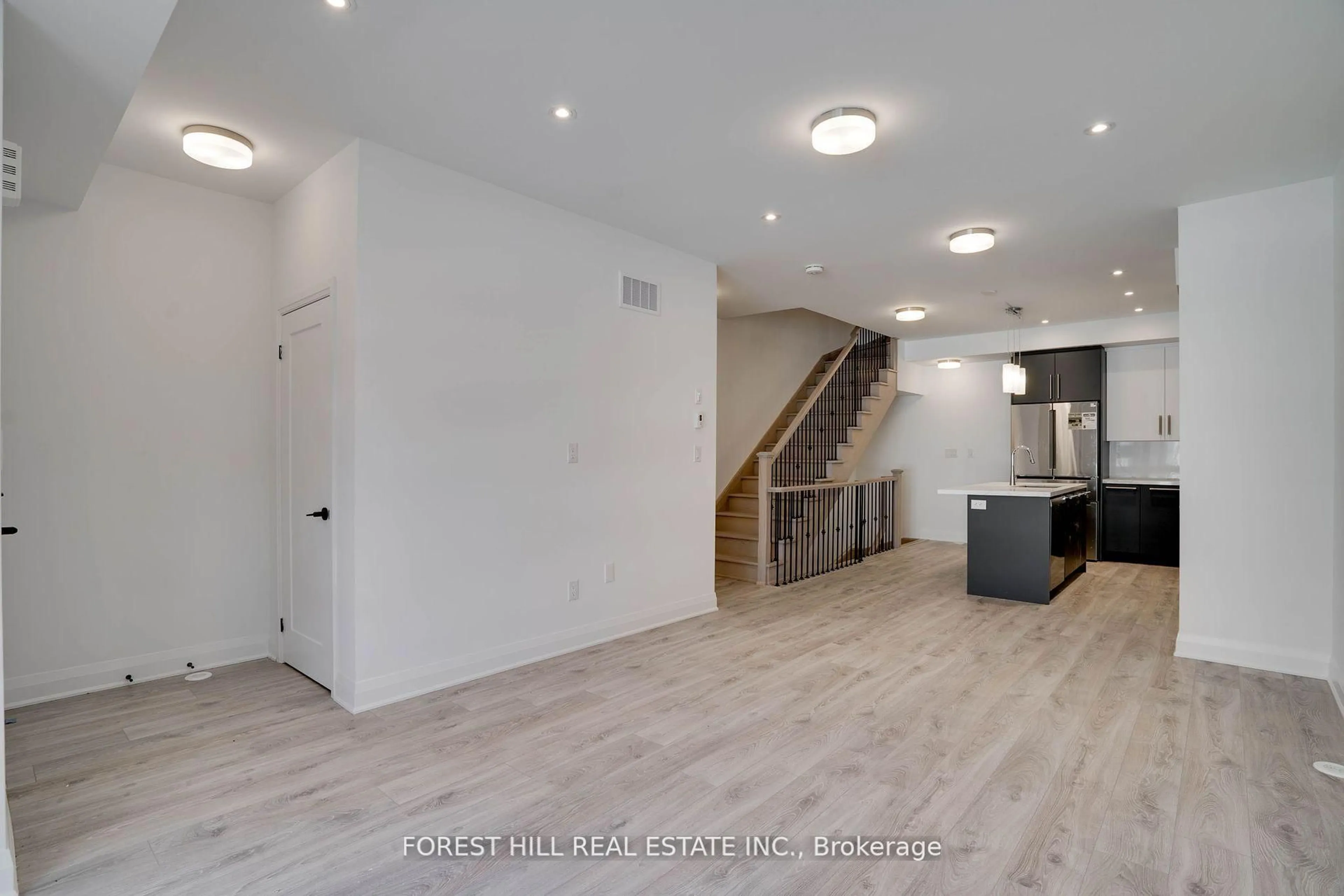 A pic of a room for 16 Chesley St, Vaughan Ontario L4J 0M1