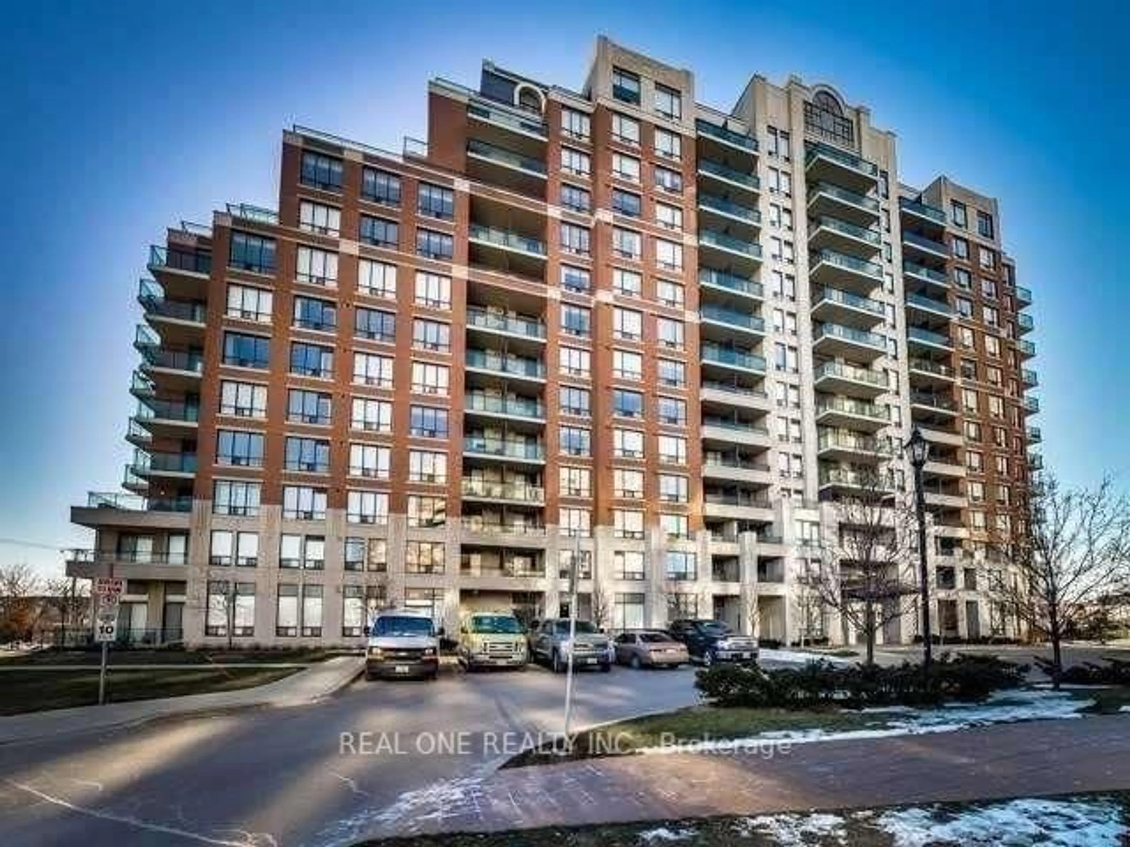 A pic from outside/outdoor area/front of a property/back of a property/a pic from drone, unknown for 310 Red Maple Rd #1203, Richmond Hill Ontario L4C 0T7