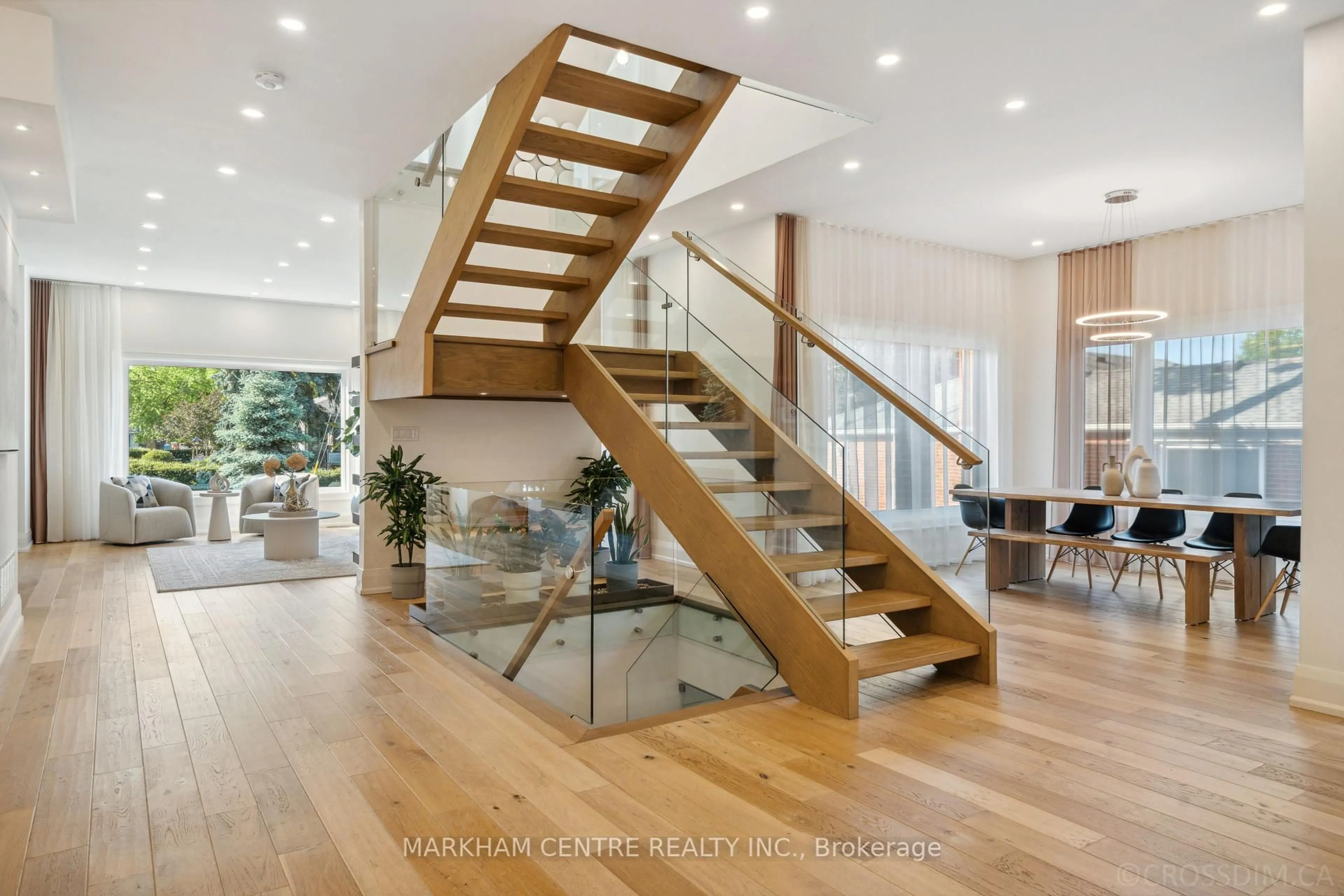 Stairs for 78 Monkswood Cres, Newmarket Ontario L3Y 2K1