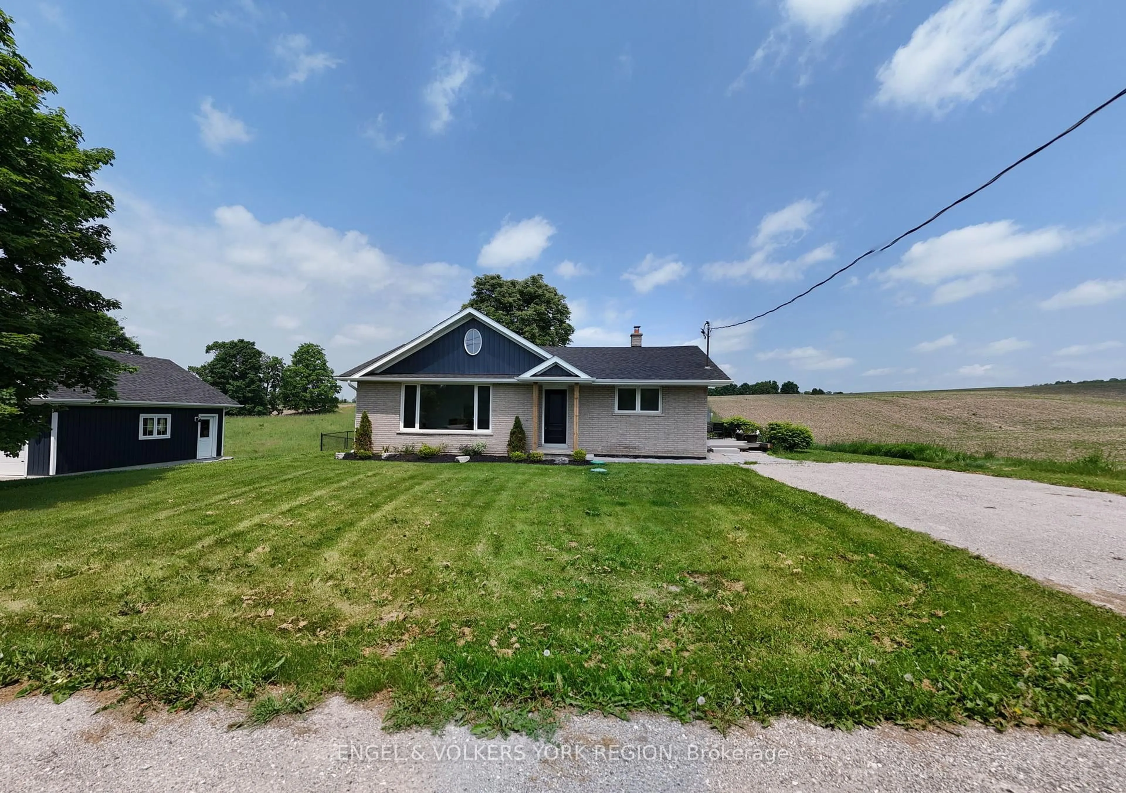 A pic from outside/outdoor area/front of a property/back of a property/a pic from drone, street for 2754 County Road 89, Innisfil Ontario L0L 1L0