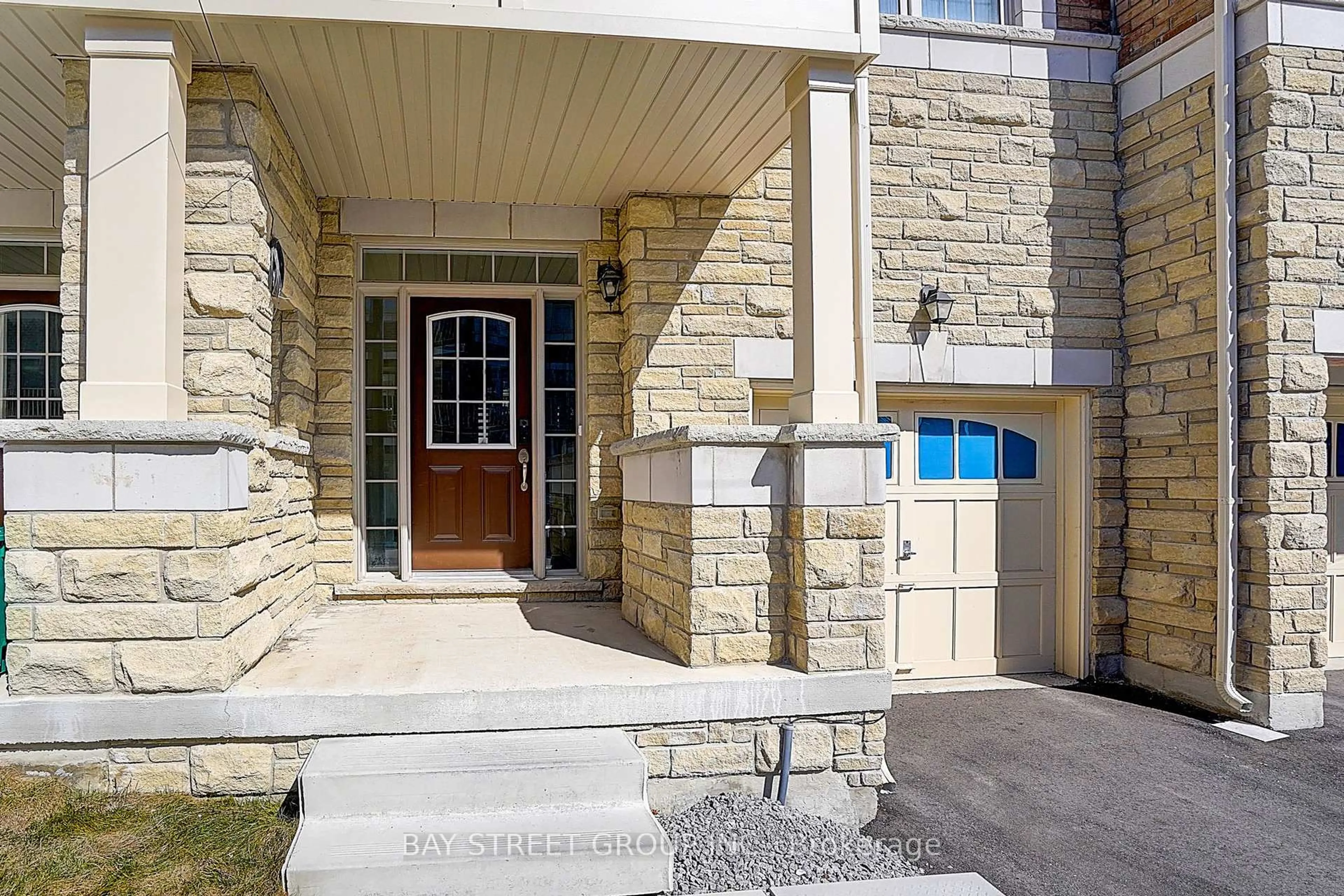 Indoor entryway for 34 Phillipsen Way, Markham Ontario L3S 0E9