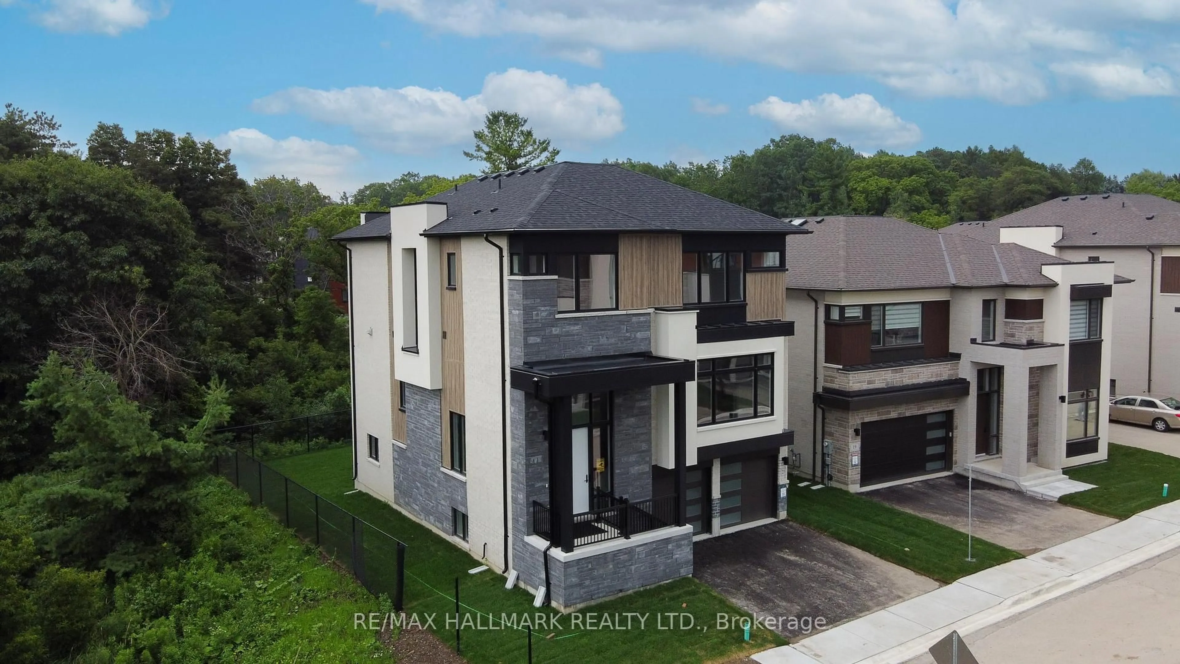 Unknown for 23 Kingwood Lane, Aurora Ontario L4G 6W4