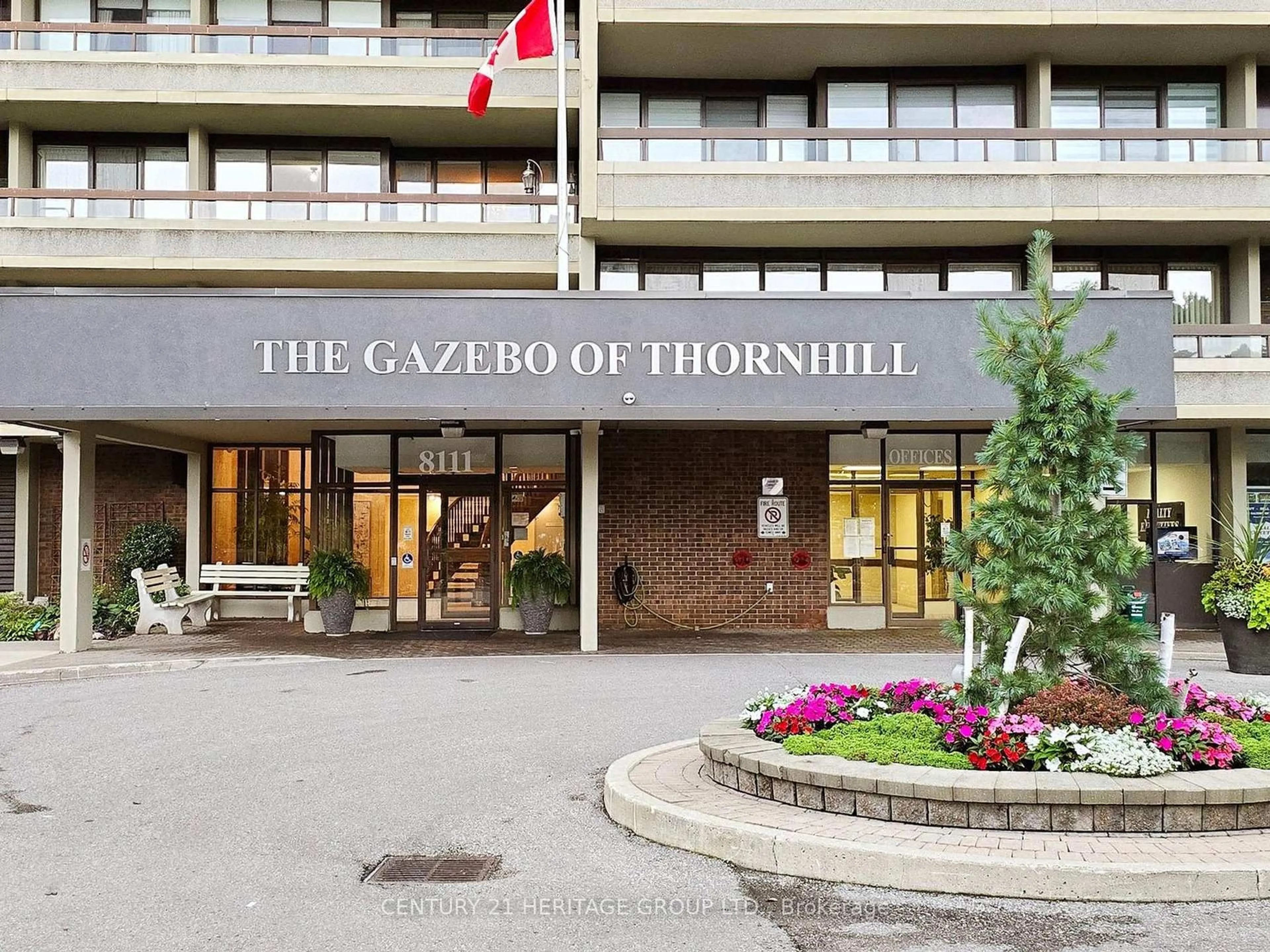 Indoor foyer for 8111 Yonge St #1212, Markham Ontario L3T 4V9