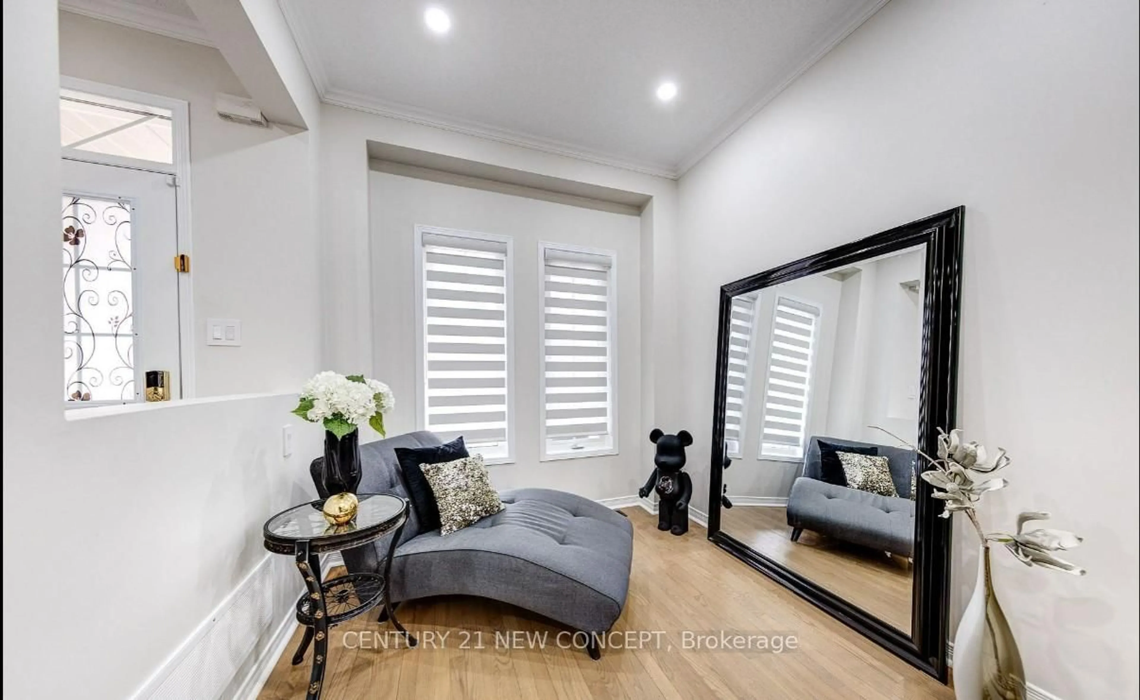 Unknown for 221 Old Colony Rd, Richmond Hill Ontario L4E 5B9
