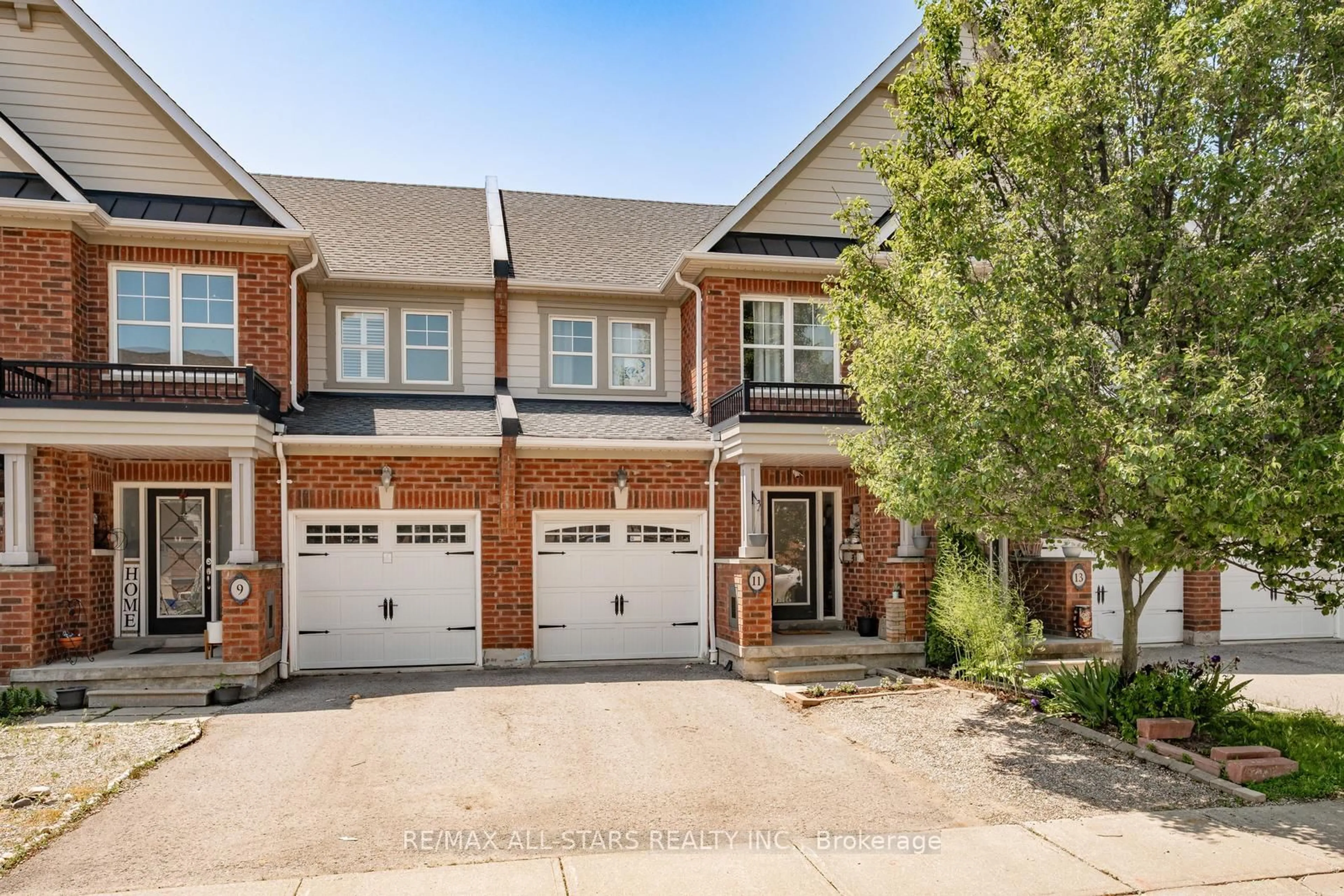 Home with brick exterior material, street for 11 Eastwind Dr, Whitchurch-Stouffville Ontario L4A 0W6