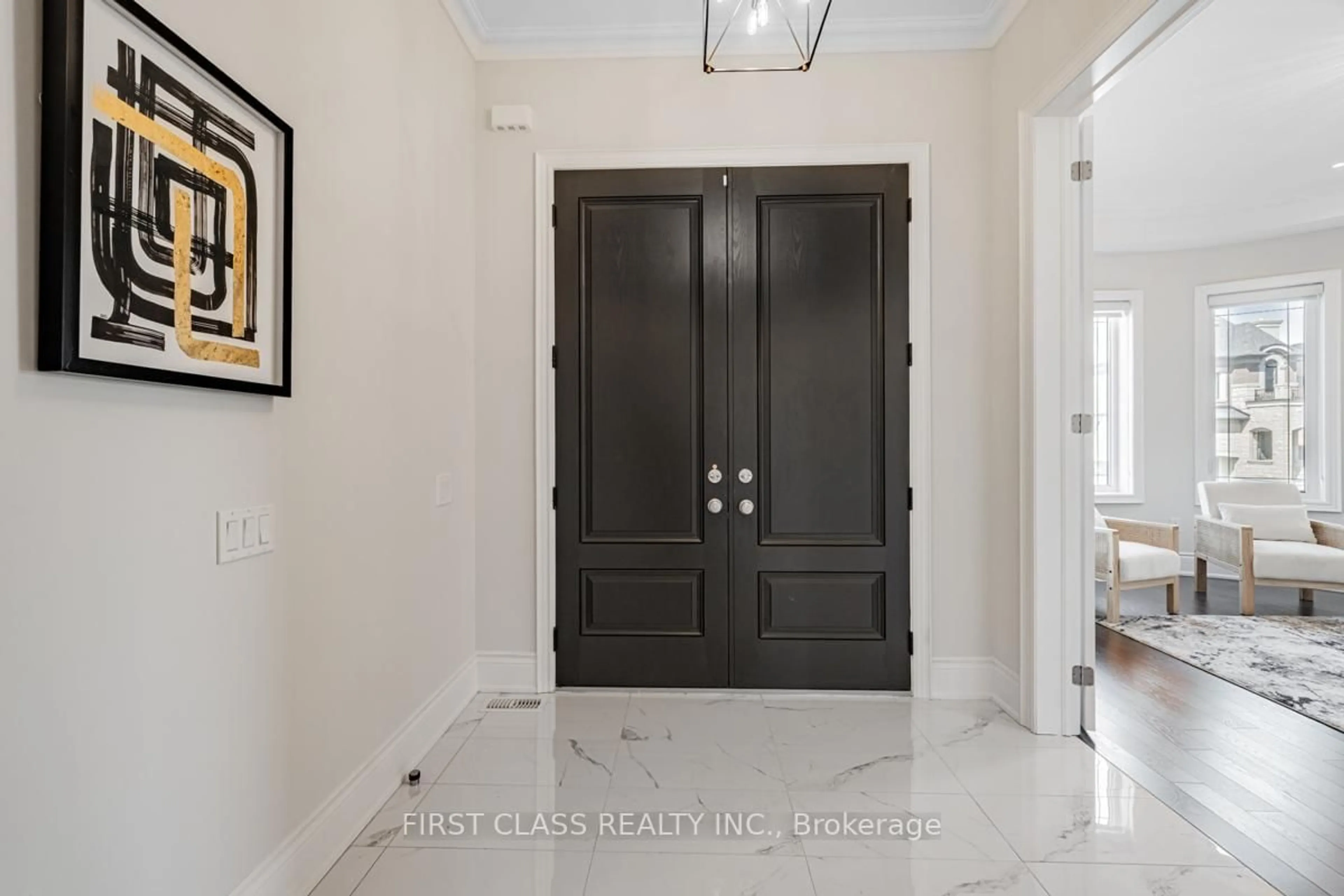 Indoor entryway for 21 Mower Ave, Vaughan Ontario L6A 4X1