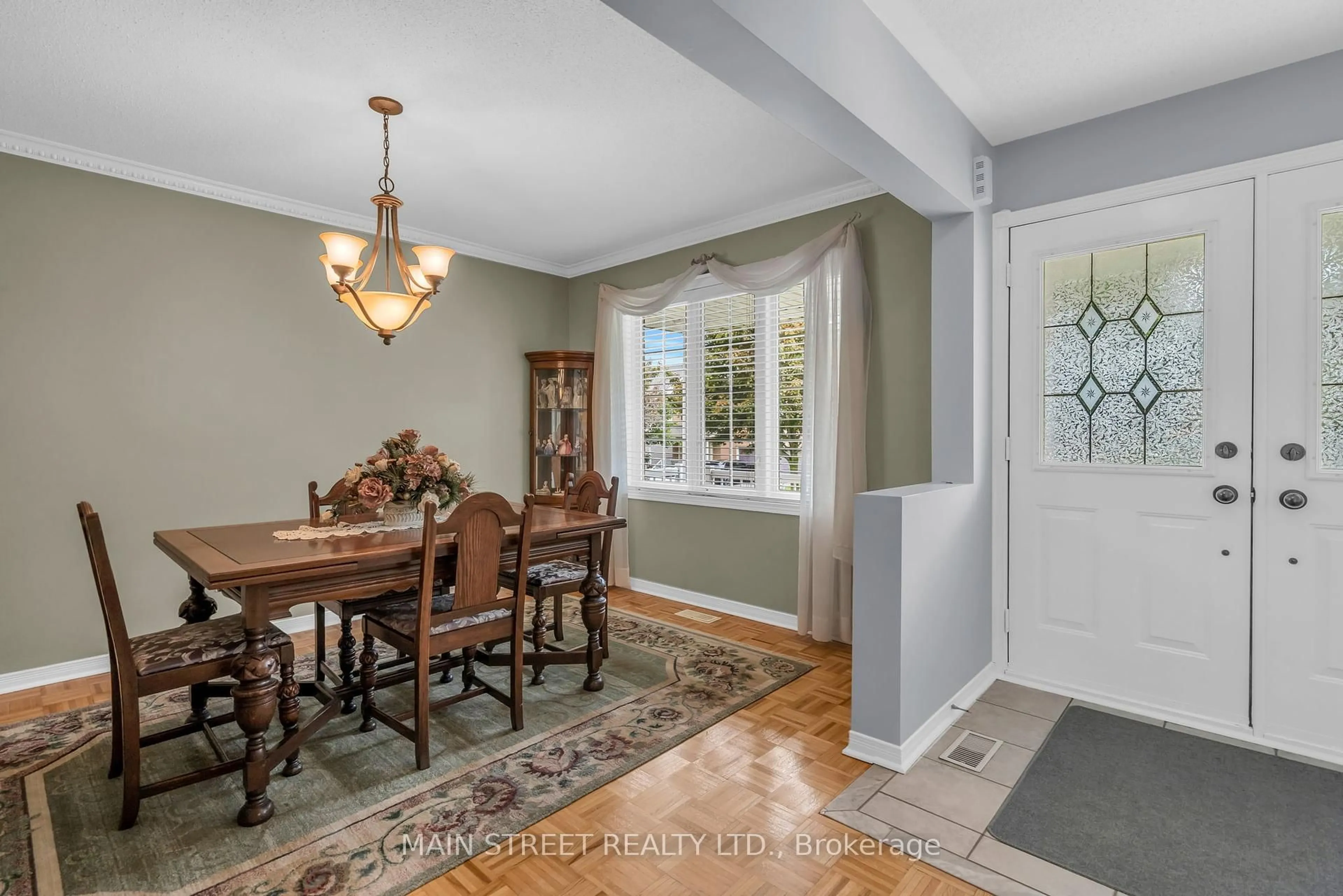 Dining room, unknown for 69 Brecken Dr, Georgina Ontario L4P 4A6