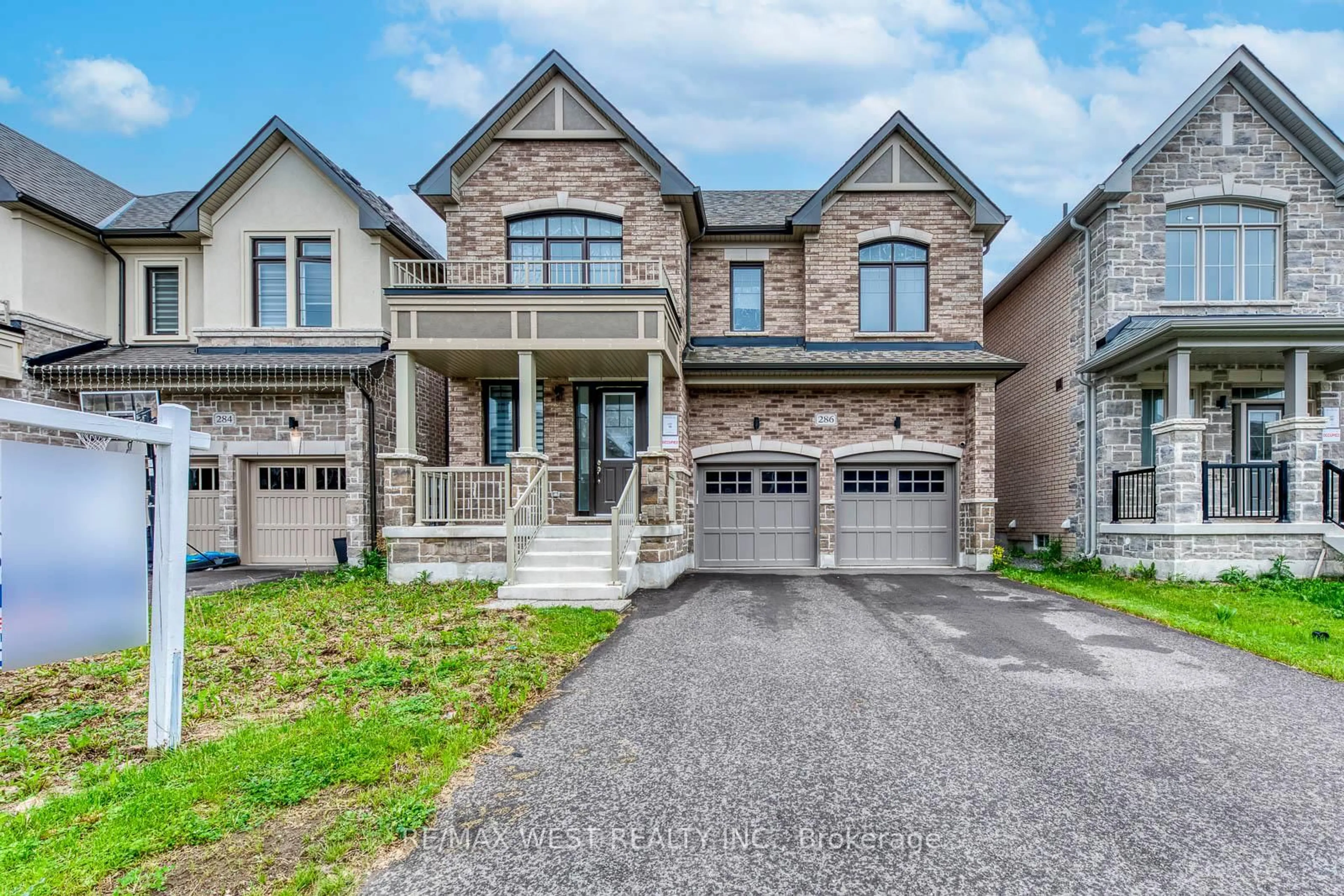 Home with brick exterior material, street for 286 Danny Wheeler Blvd, Georgina Ontario L4P 0J9
