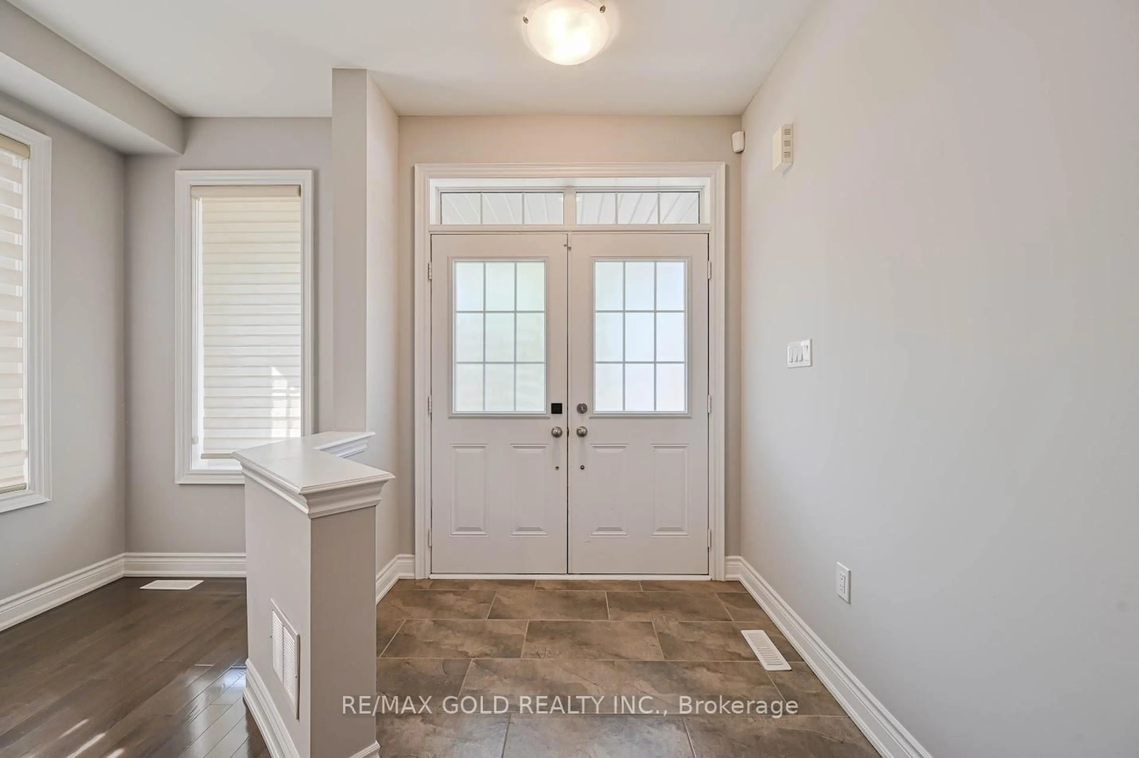 Indoor entryway for 238 Kincardine St, Vaughan Ontario L4H 4H9