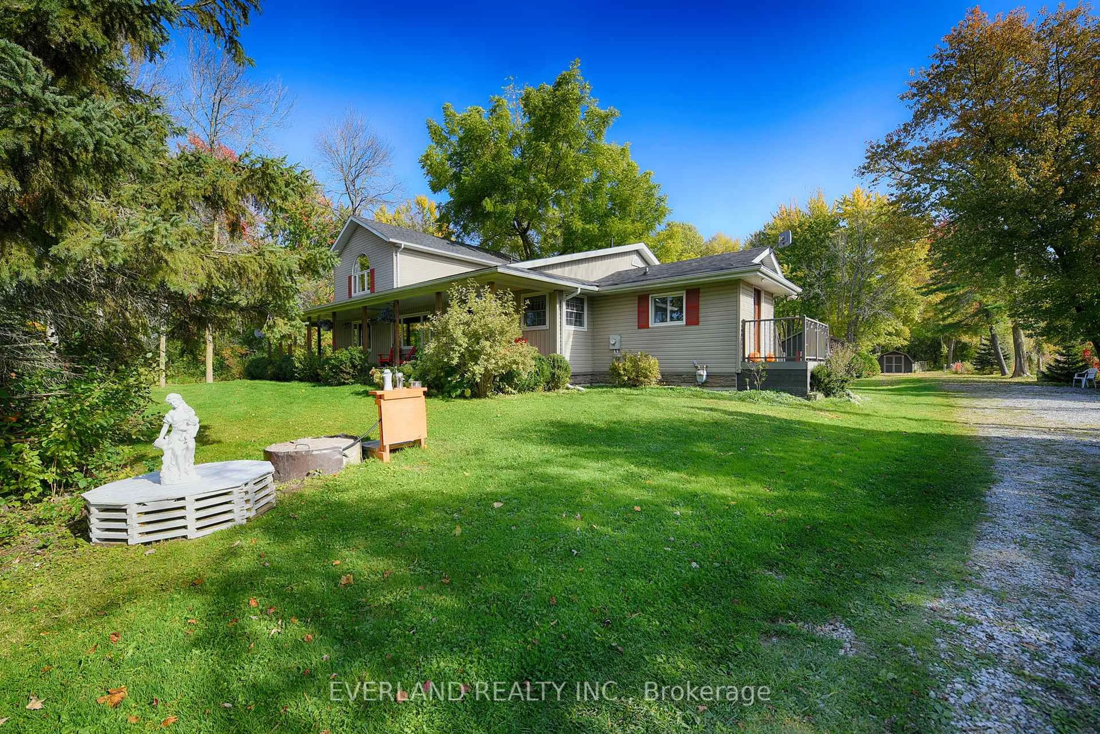 A pic from outside/outdoor area/front of a property/back of a property/a pic from drone, water/lake/river/ocean view for 27001 Civic Centre Rd, Georgina Ontario L4P 3E9