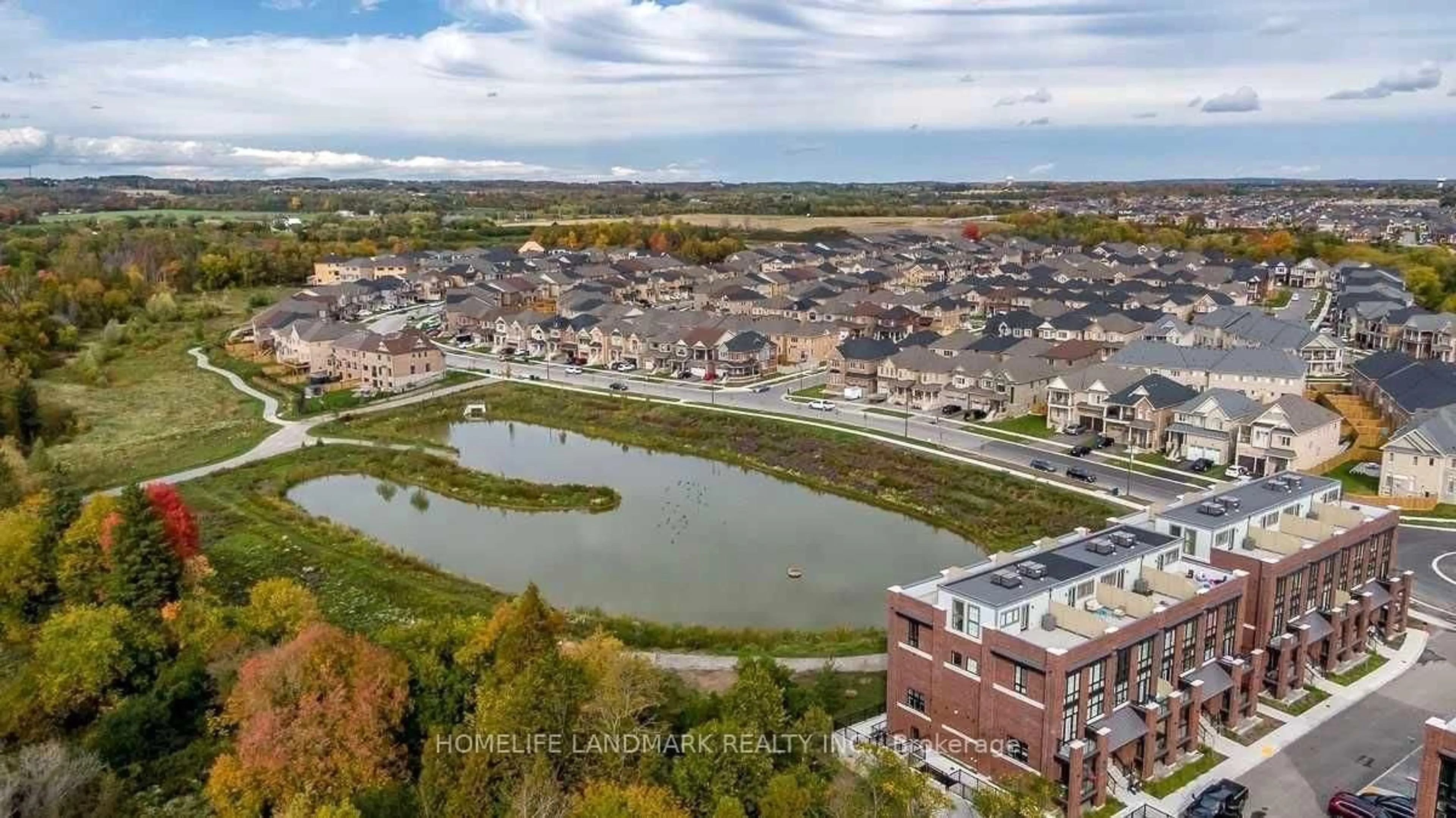 A pic from outside/outdoor area/front of a property/back of a property/a pic from drone, water/lake/river/ocean view for 7 bellcastle Gate #433, Whitchurch-Stouffville Ontario L4A 4T4