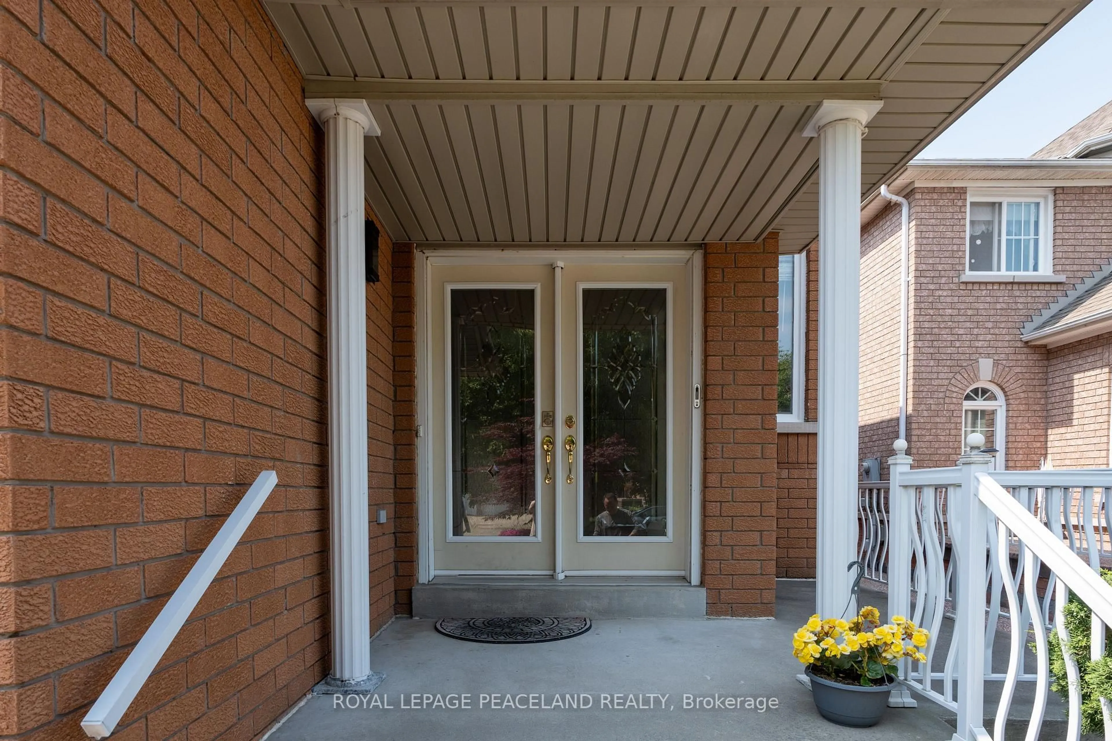 Indoor entryway for 107 Quince Cres, Markham Ontario L3S 3T7