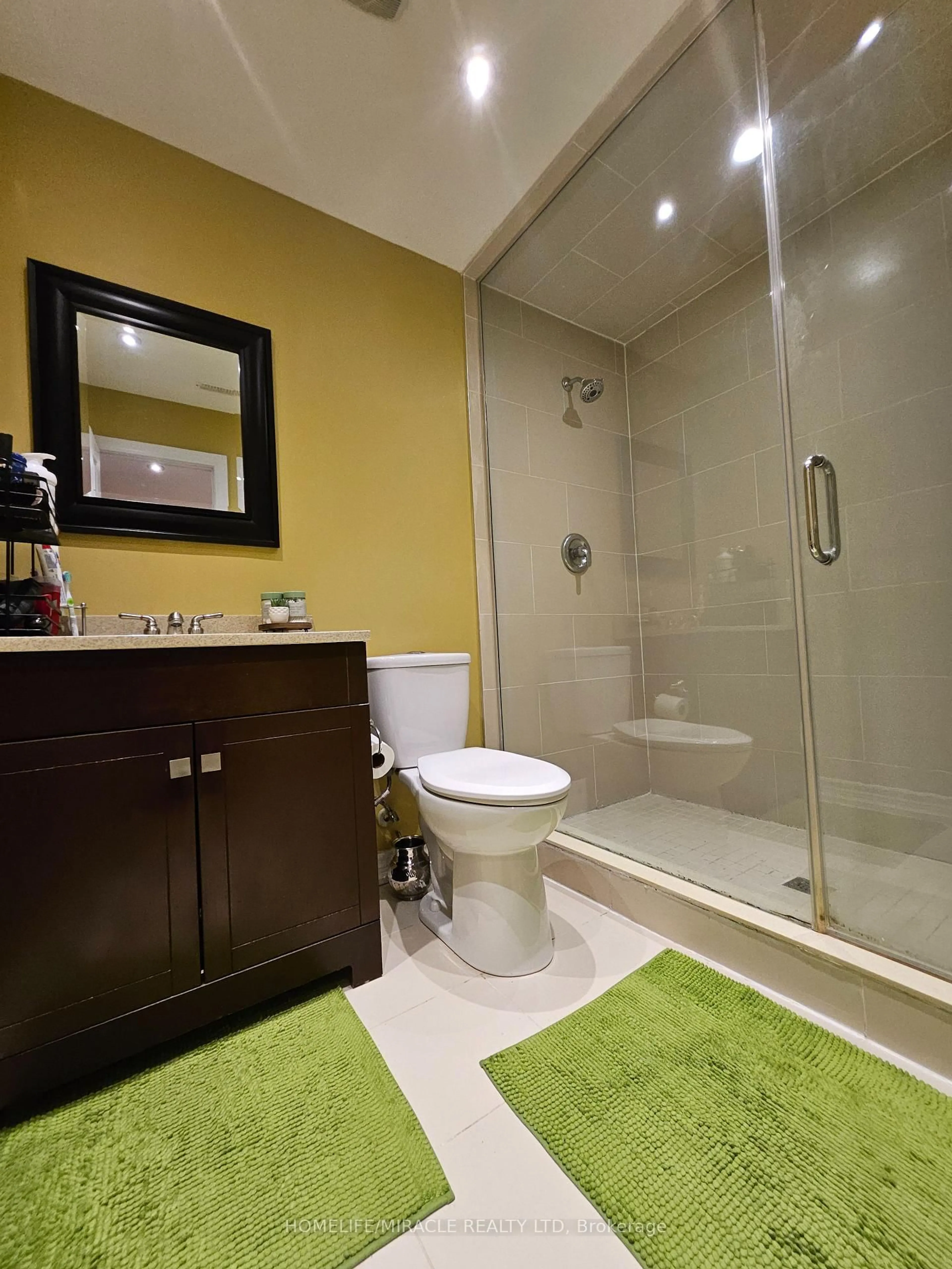 Standard bathroom, ceramic/tile floor for 39 Evaridge Dr, Markham Ontario L6B 1E7