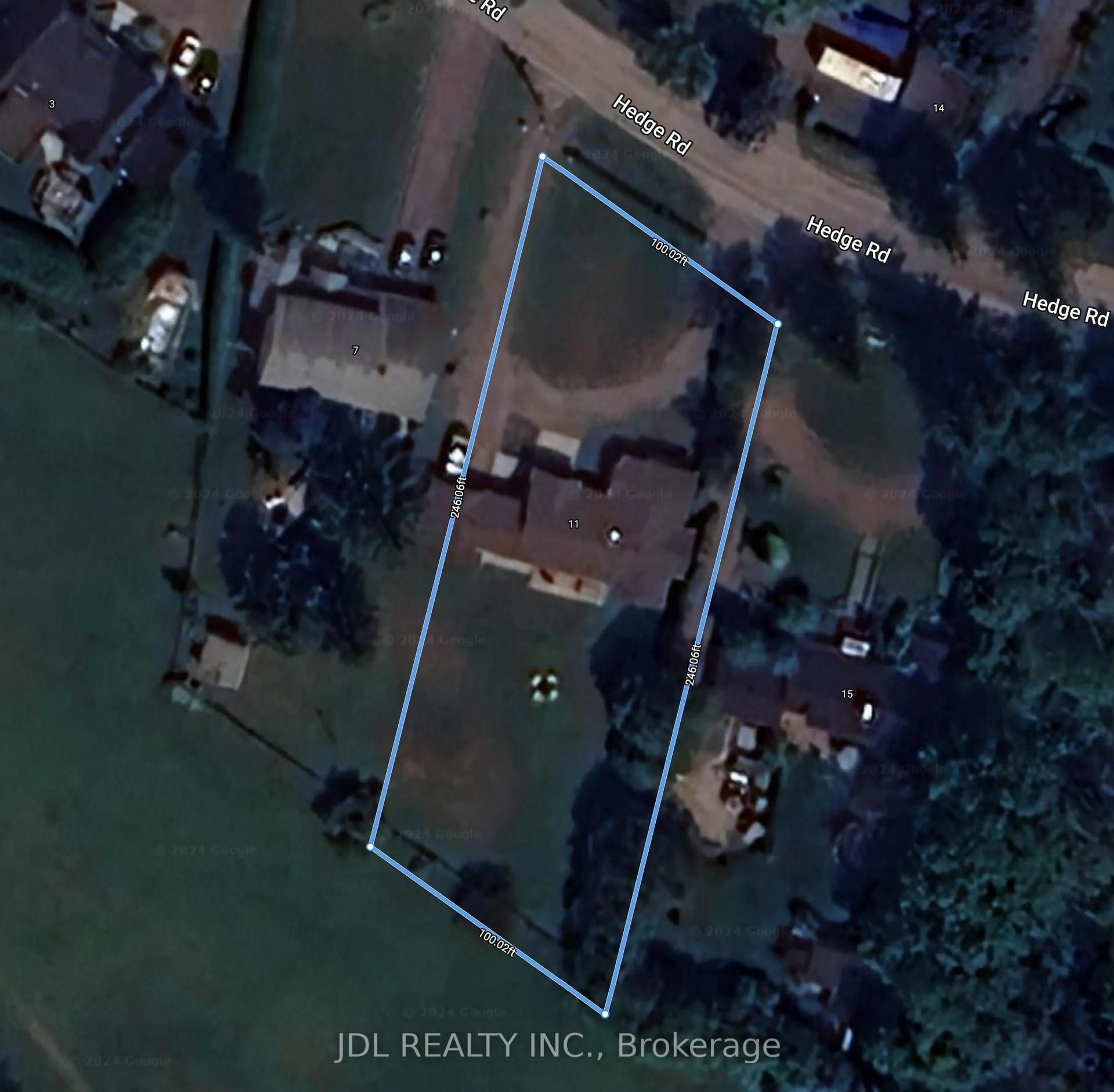 A pic from outside/outdoor area/front of a property/back of a property/a pic from drone, unknown for 11 Hedge Rd, Georgina Ontario L0E 1R0