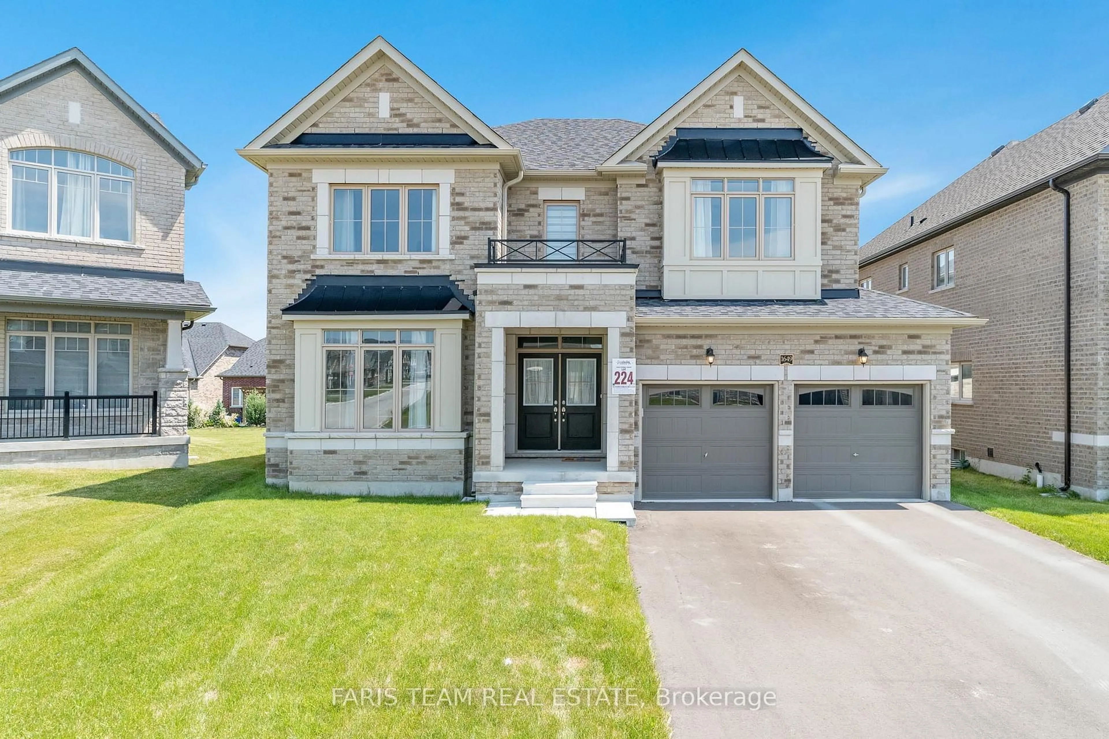 Home with brick exterior material, street for 1649 Corsal Crt, Innisfil Ontario L9S 0P8