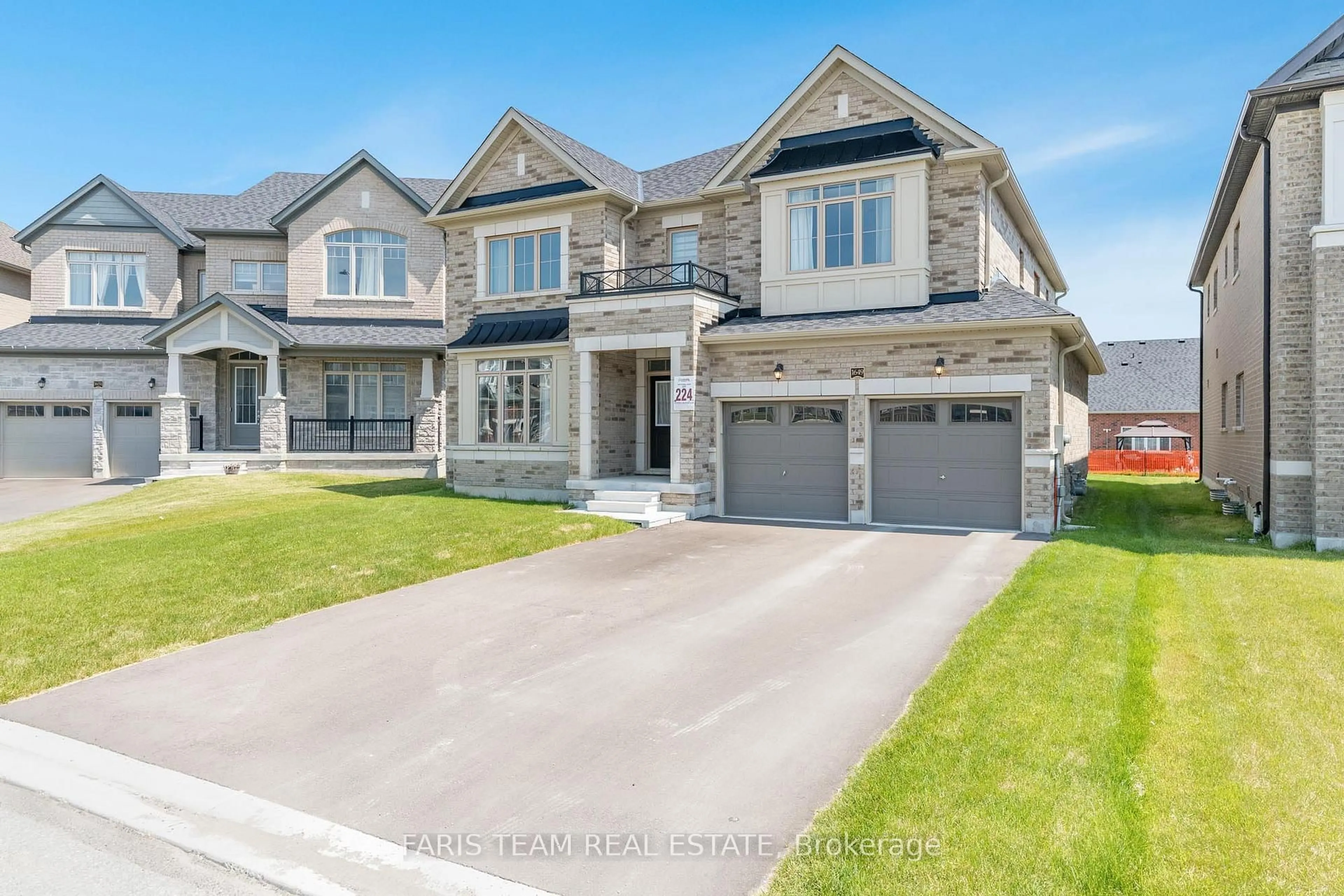 Home with brick exterior material, street for 1649 Corsal Crt, Innisfil Ontario L9S 0P8