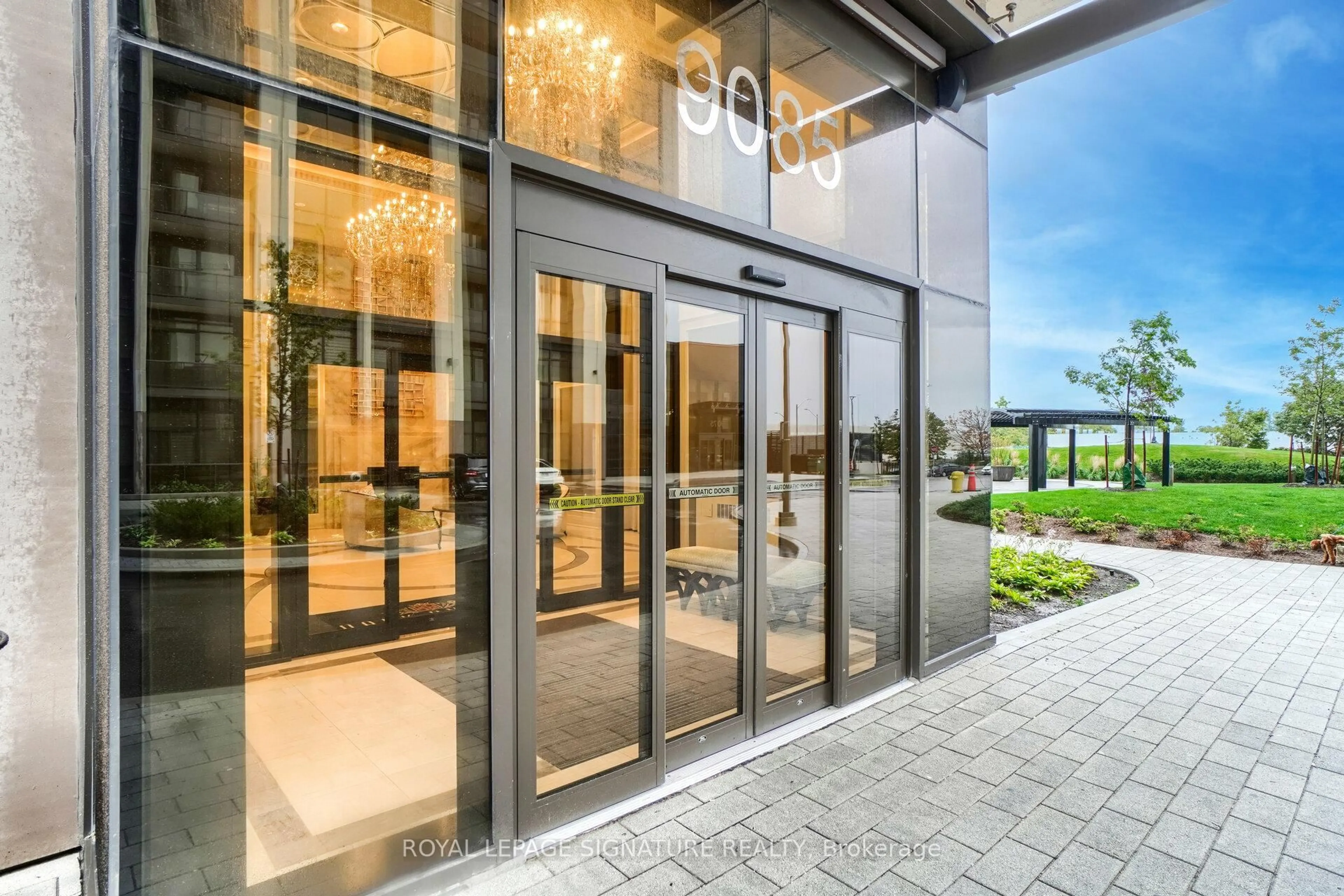 Indoor foyer for 9085 Jane St #108, Vaughan Ontario L4K 0L8