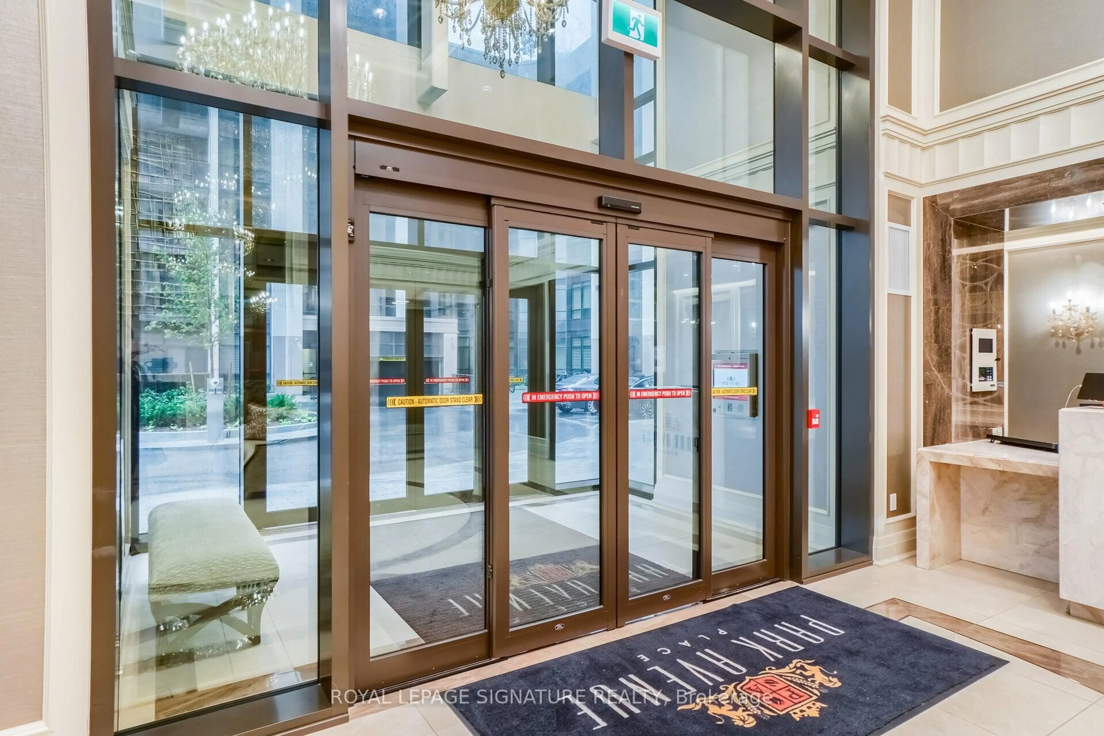Indoor foyer for 9085 Jane St #108, Vaughan Ontario L4K 0L8