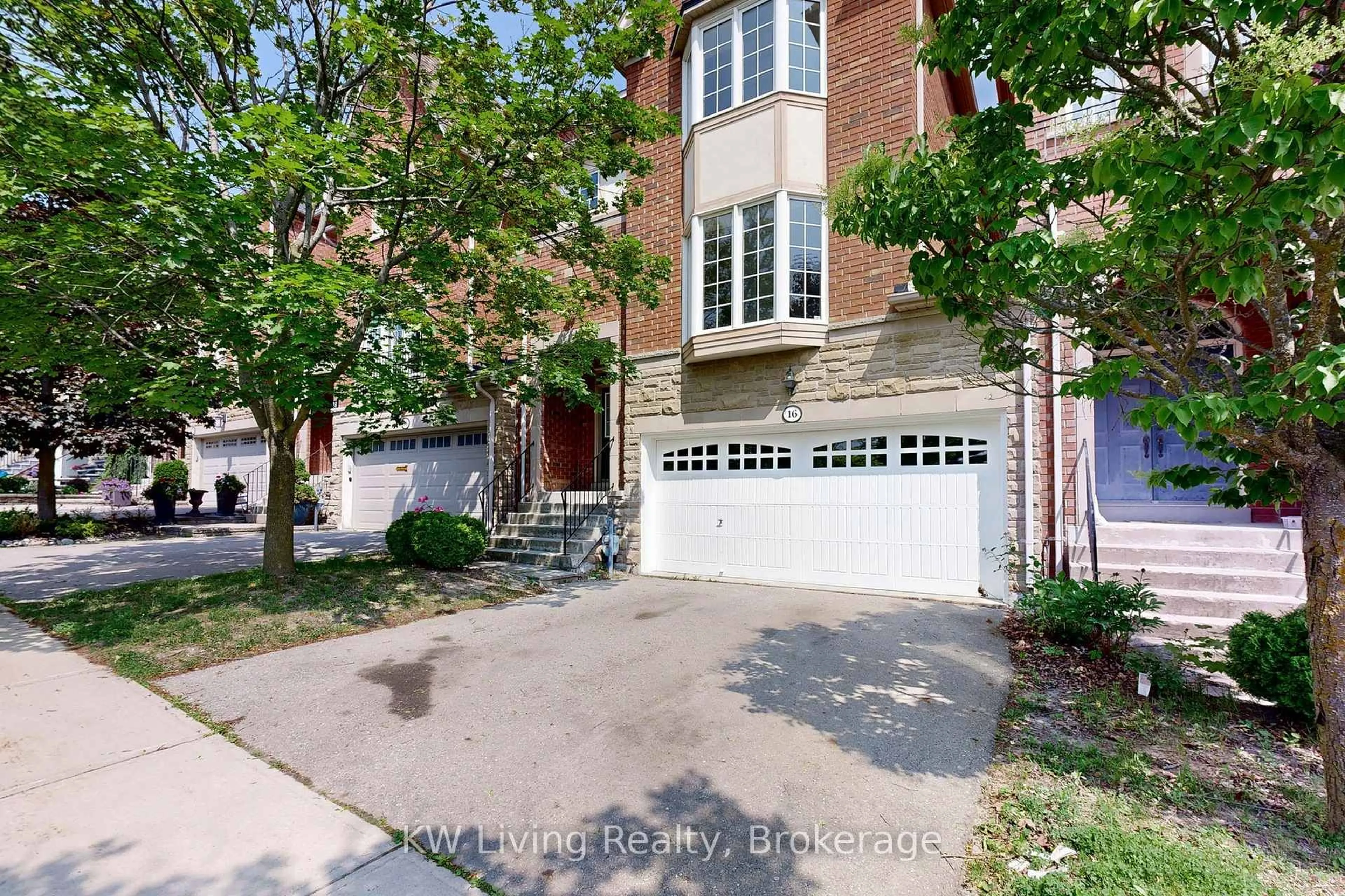 Unknown for 16 Carriage House Crt, Richmond Hill Ontario L4E 4V3