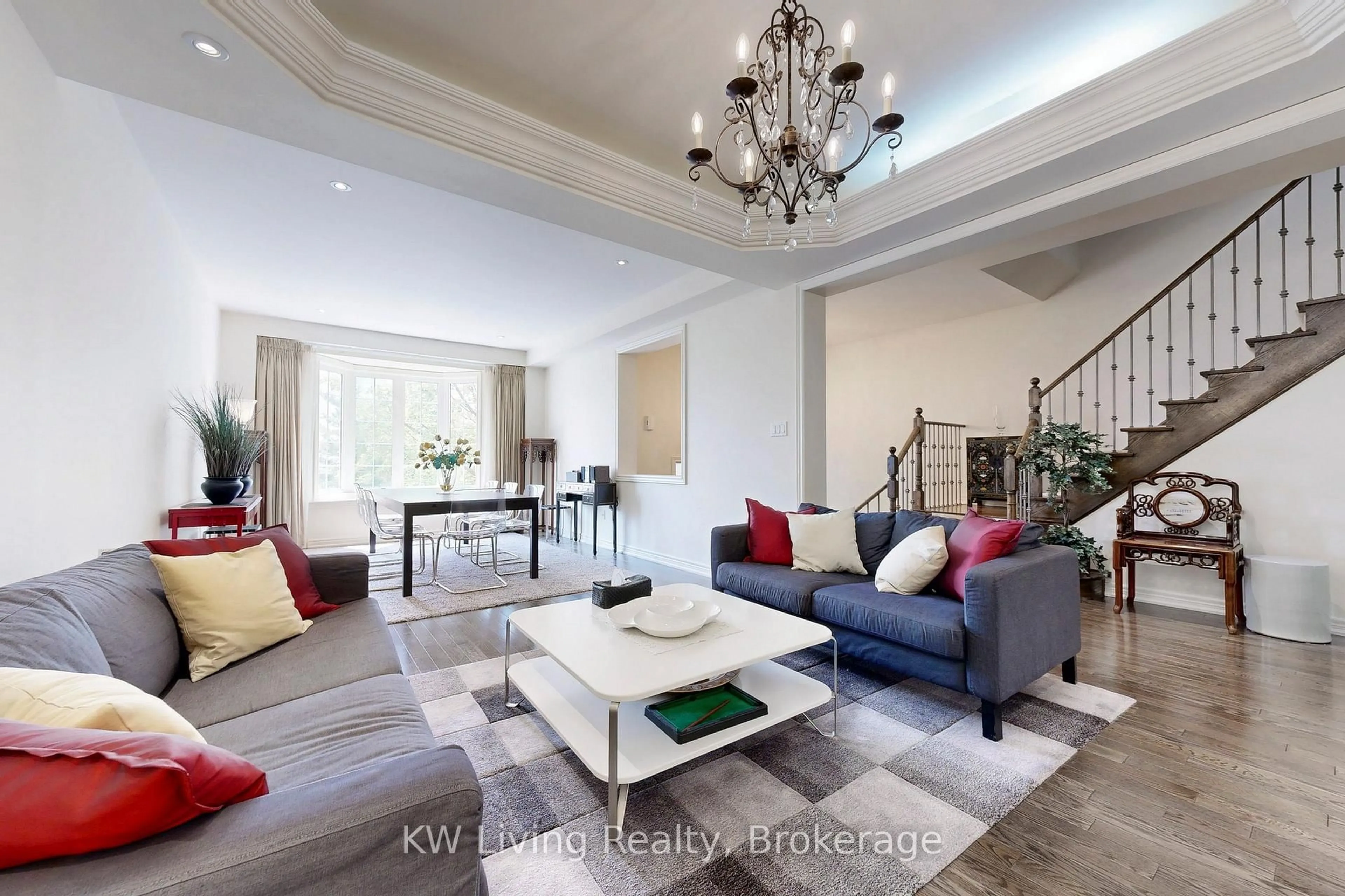 Living room with furniture, unknown for 16 Carriage House Crt, Richmond Hill Ontario L4E 4V3