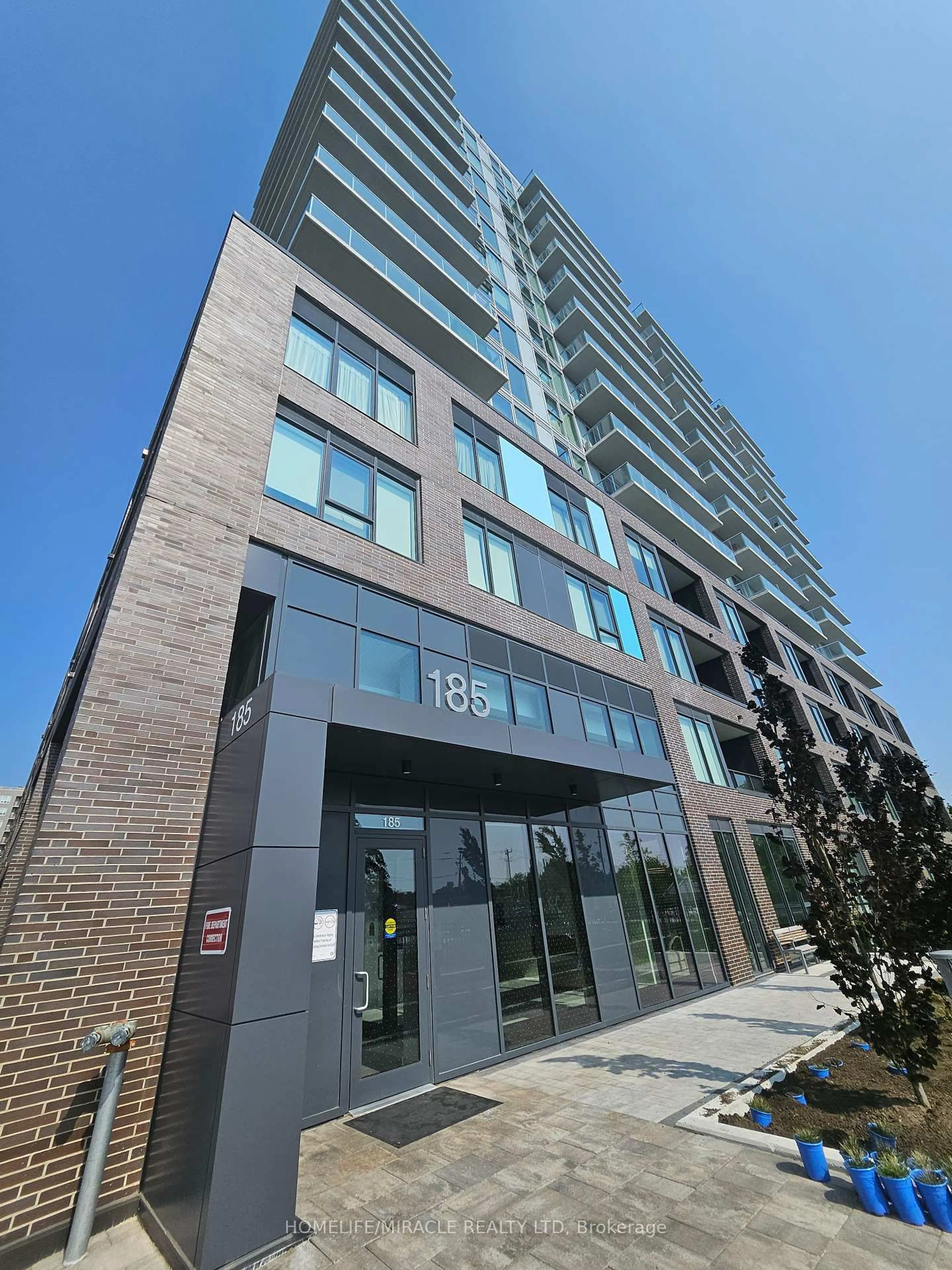 Unknown for 185 DEERFIELD Rd #116, Newmarket Ontario L3Y 0G7
