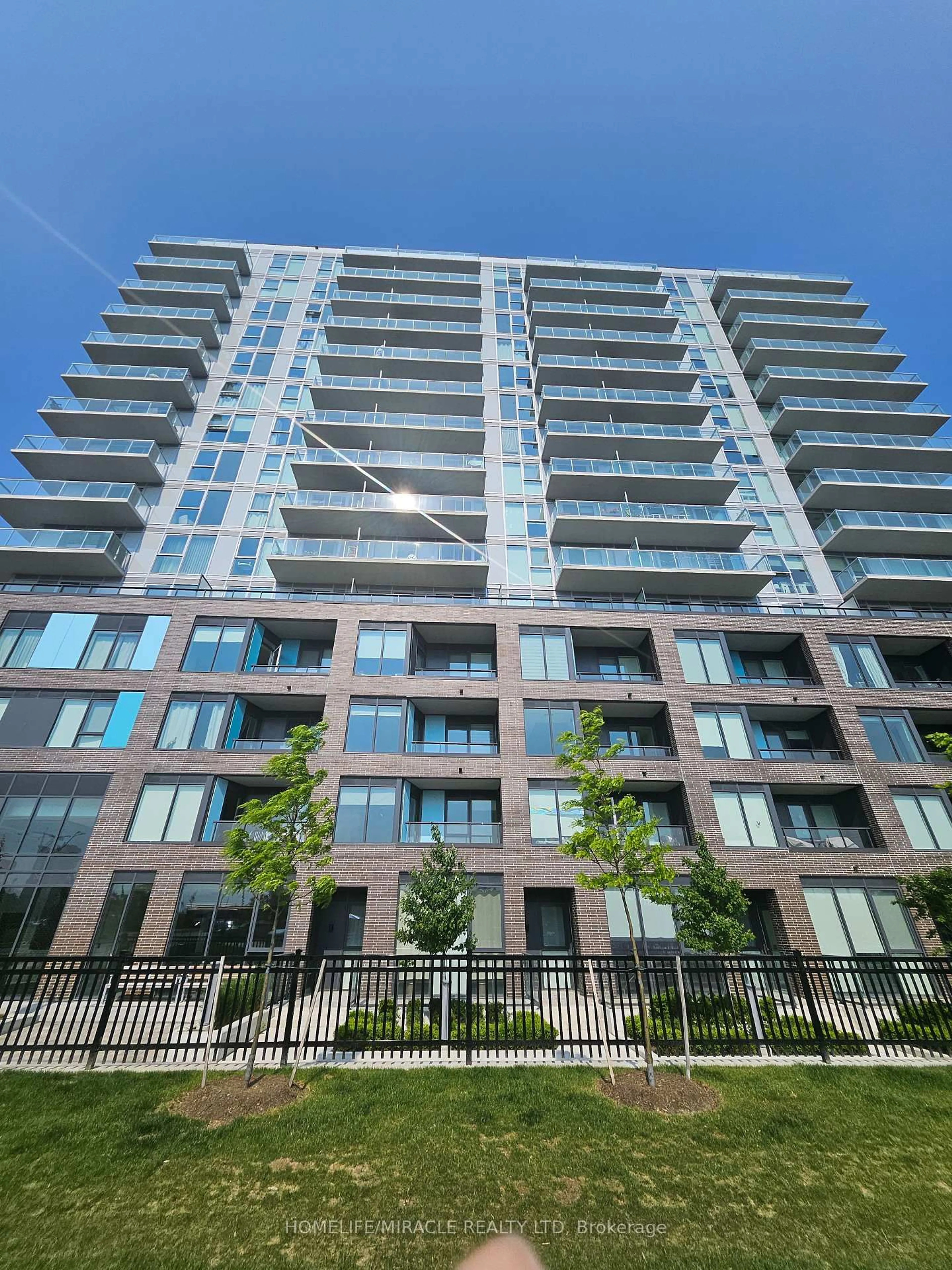 Unknown for 185 DEERFIELD Rd #116, Newmarket Ontario L3Y 0G7
