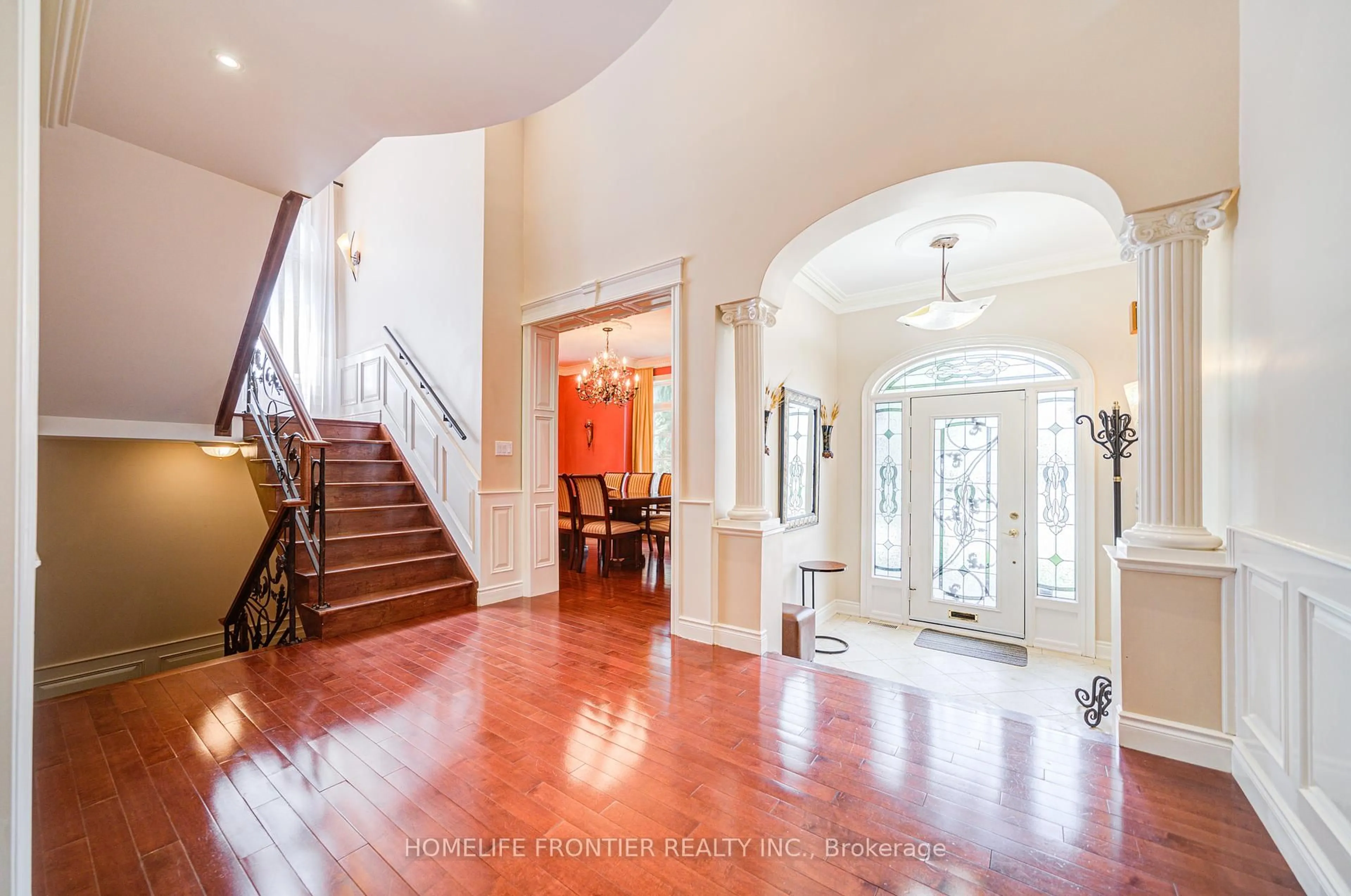Indoor entryway for 3 Wainwright Ave, Richmond Hill Ontario L4C 5R4