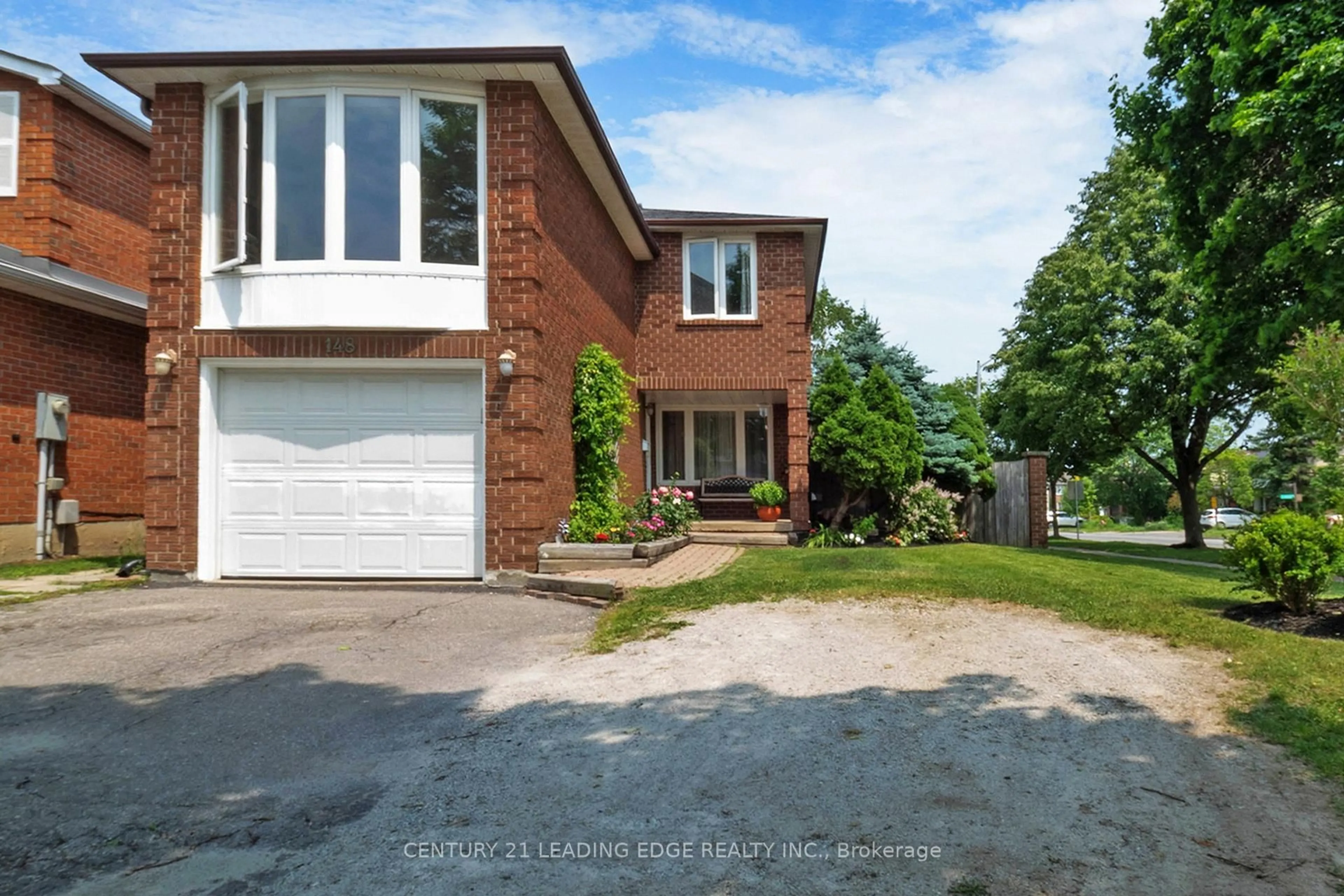 Home with brick exterior material, street for 148 Stephen St, Richmond Hill Ontario L4C 5R1