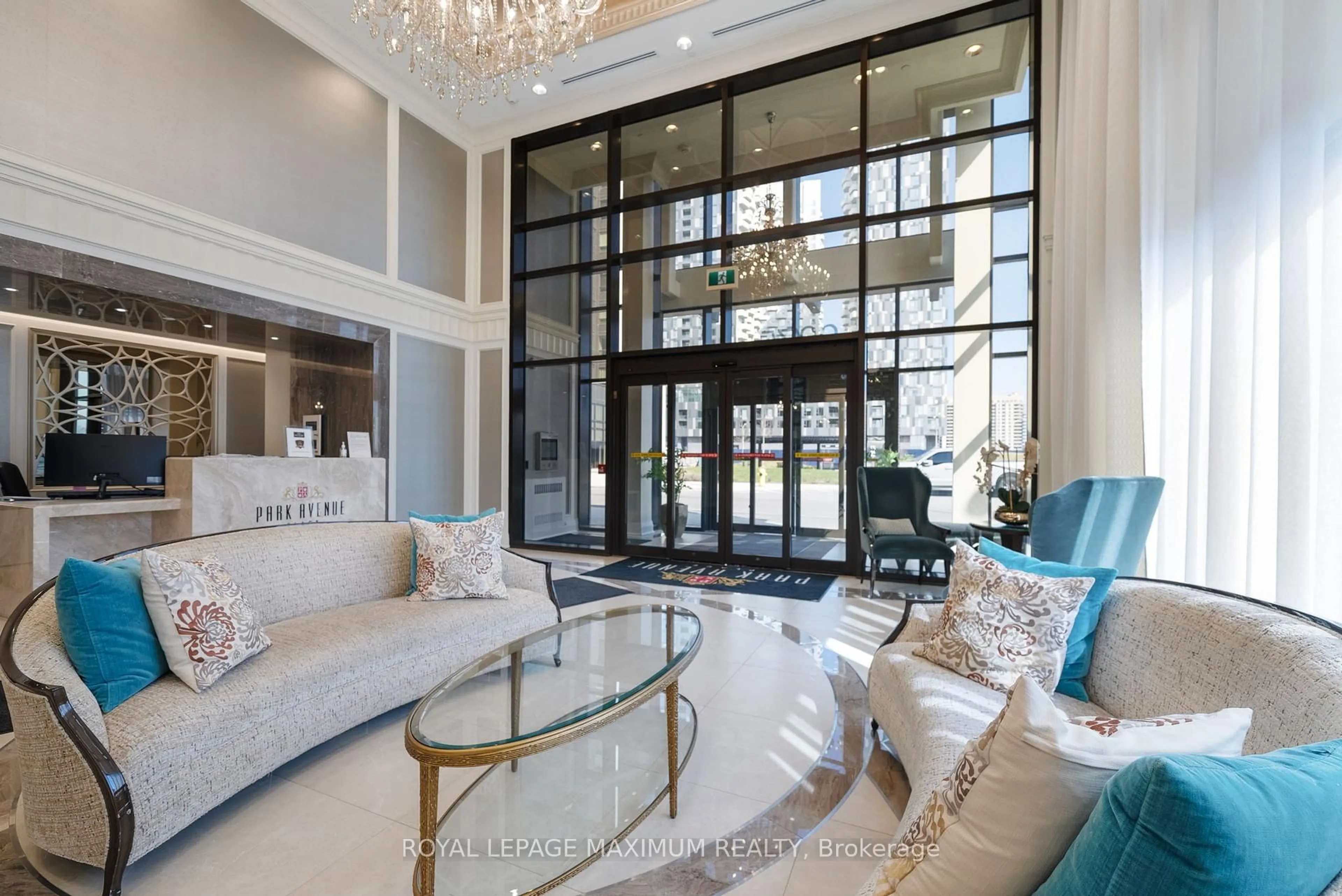 Indoor foyer for 9075 Jane St #1804, Vaughan Ontario L4K 0L7