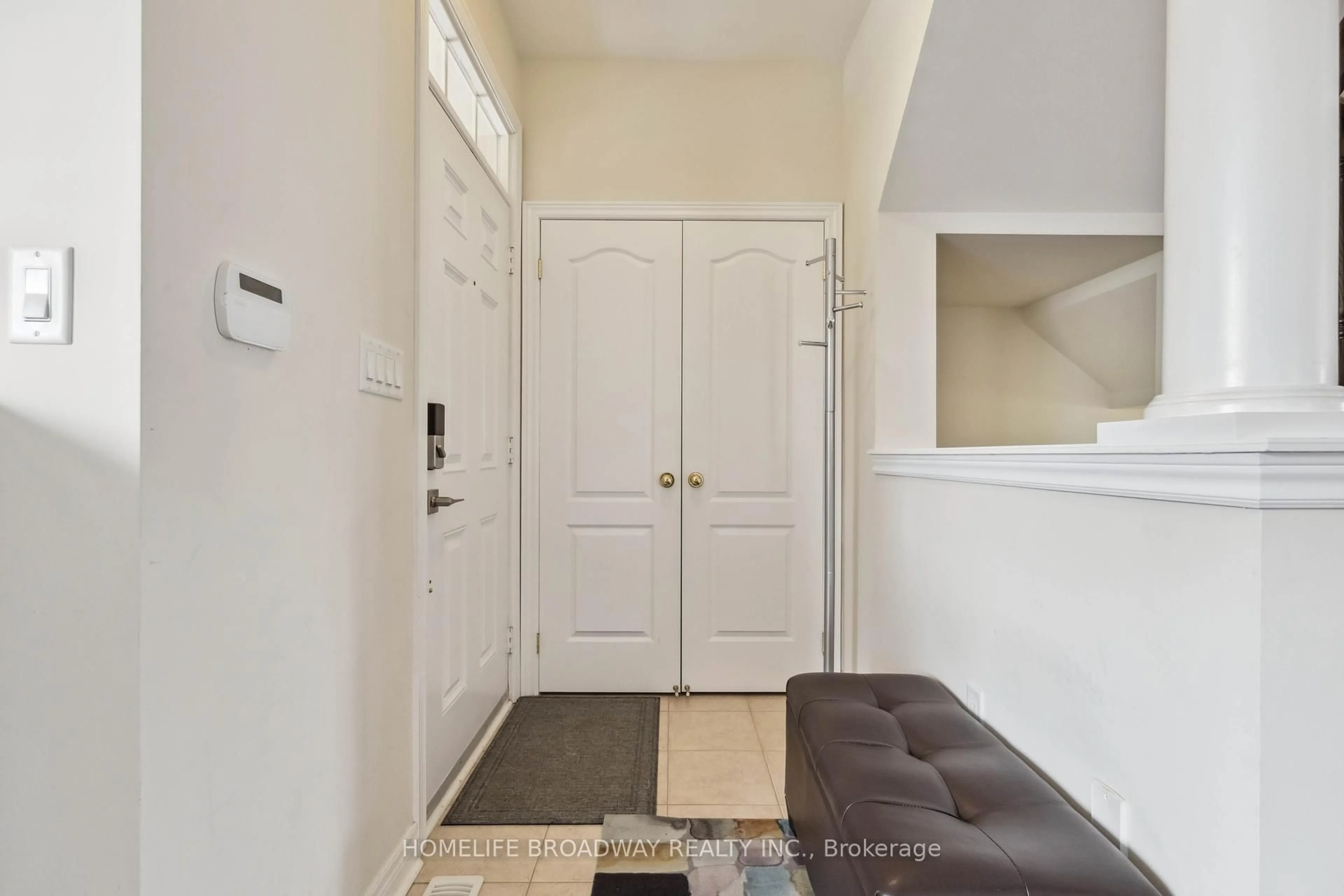 Indoor entryway for 115 Russell Dawson Rd, Markham Ontario L6C 0J4