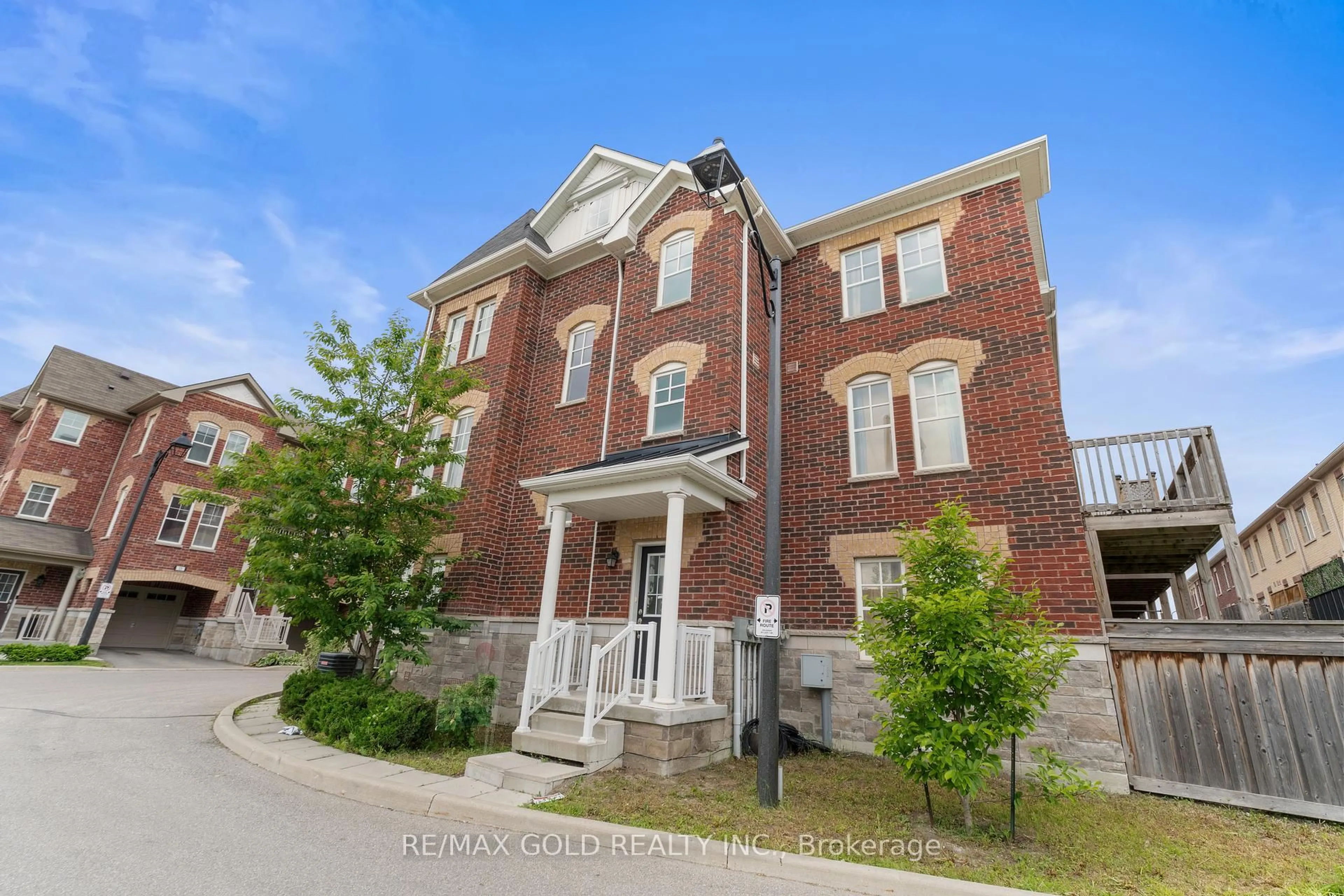 Home with brick exterior material, building for 10 Porter Ave #25, Vaughan Ontario L4L 0H1